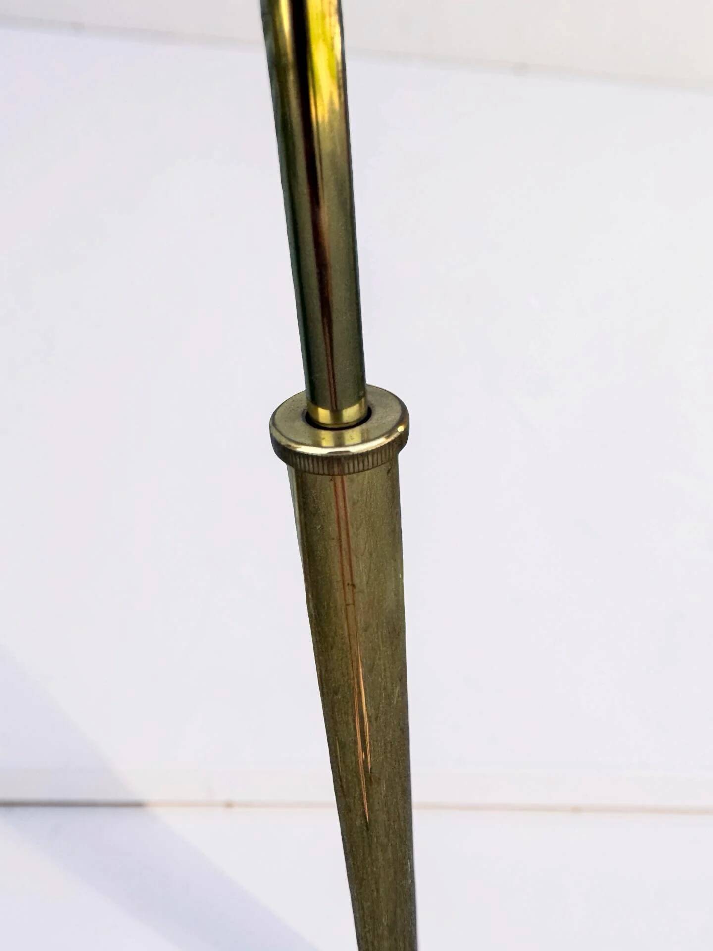Brass floor lamp, height adjustable
