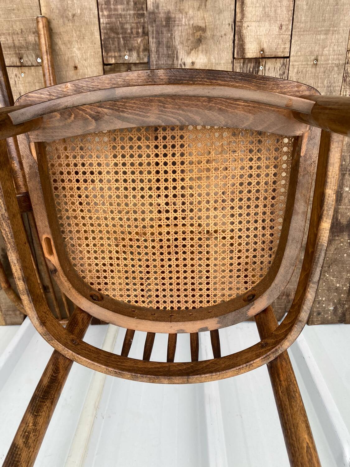 Paire chaise ancienne Baumann modèle eden bois + assise cannée vintage