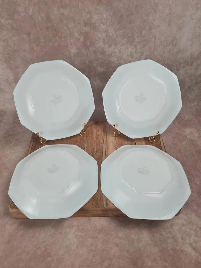 Set of 4 vintage blue marbled Arcopal deep plates.