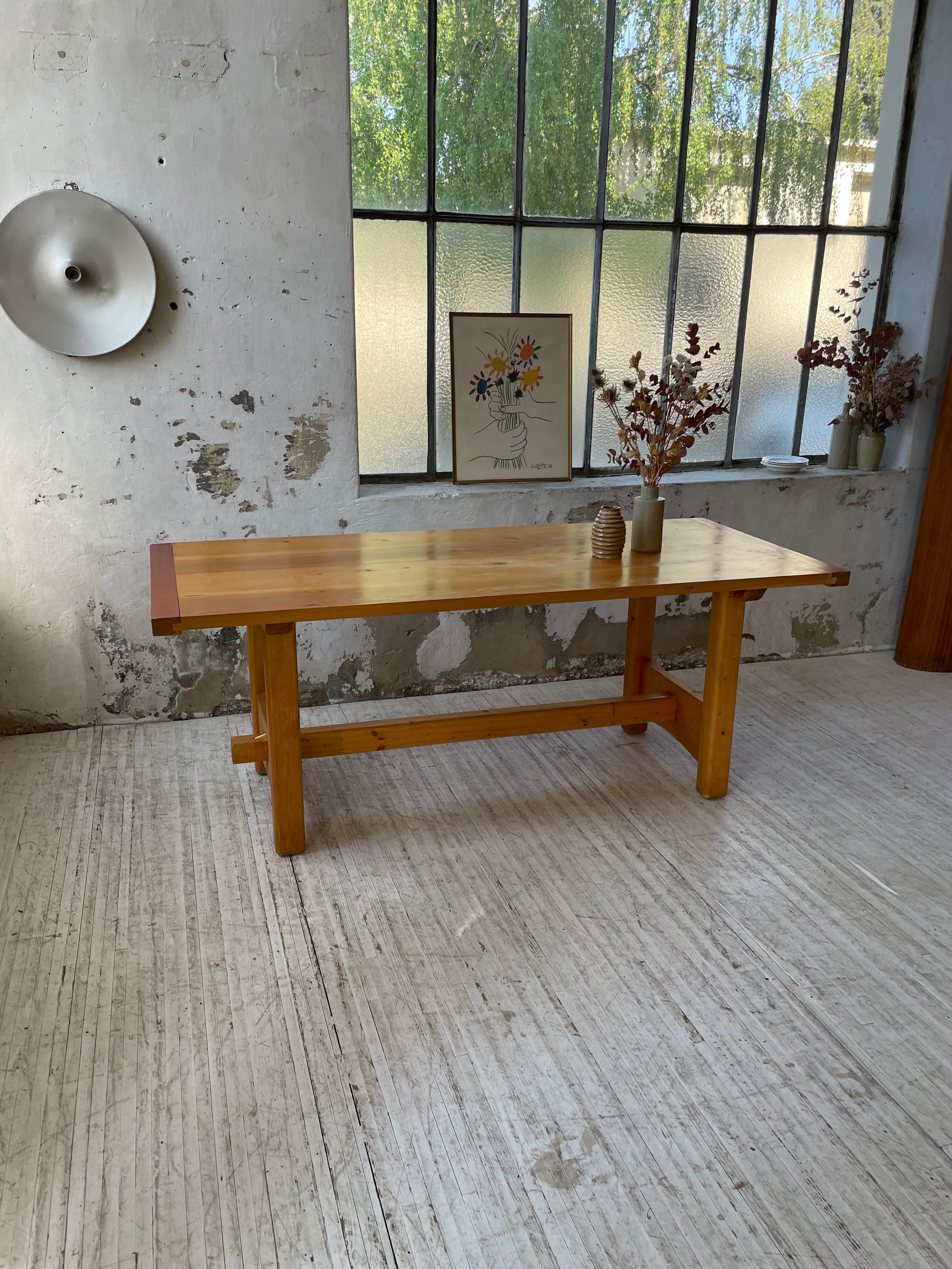Mountain furniture table in pine 2m