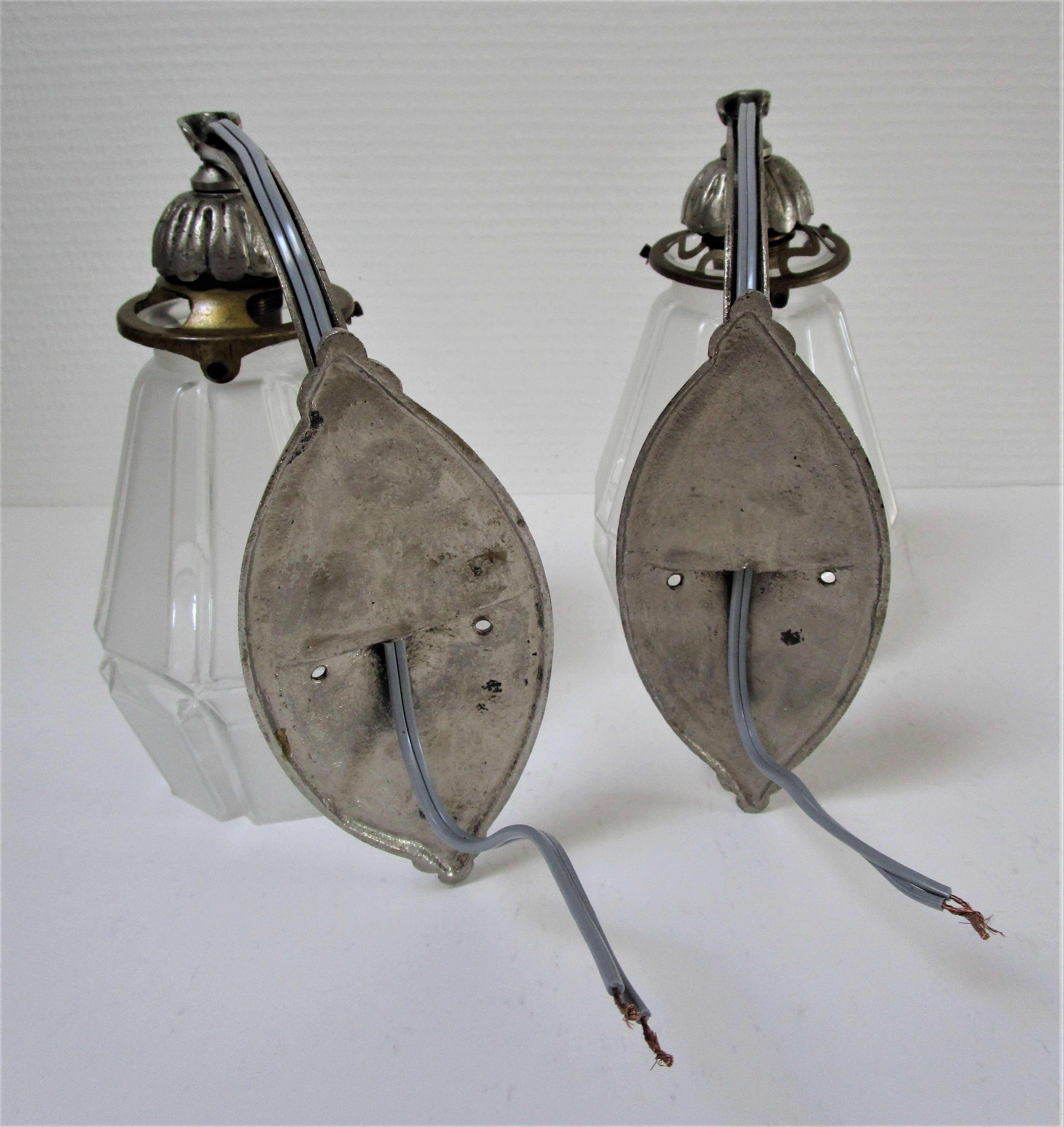 Pair of art deco glass and metal sconces 20/30