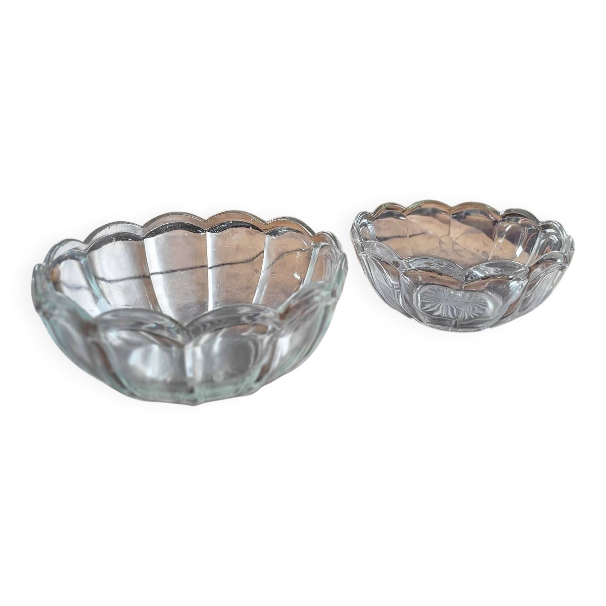 Pair of molded glass salad bowls – floral shape – 1950s