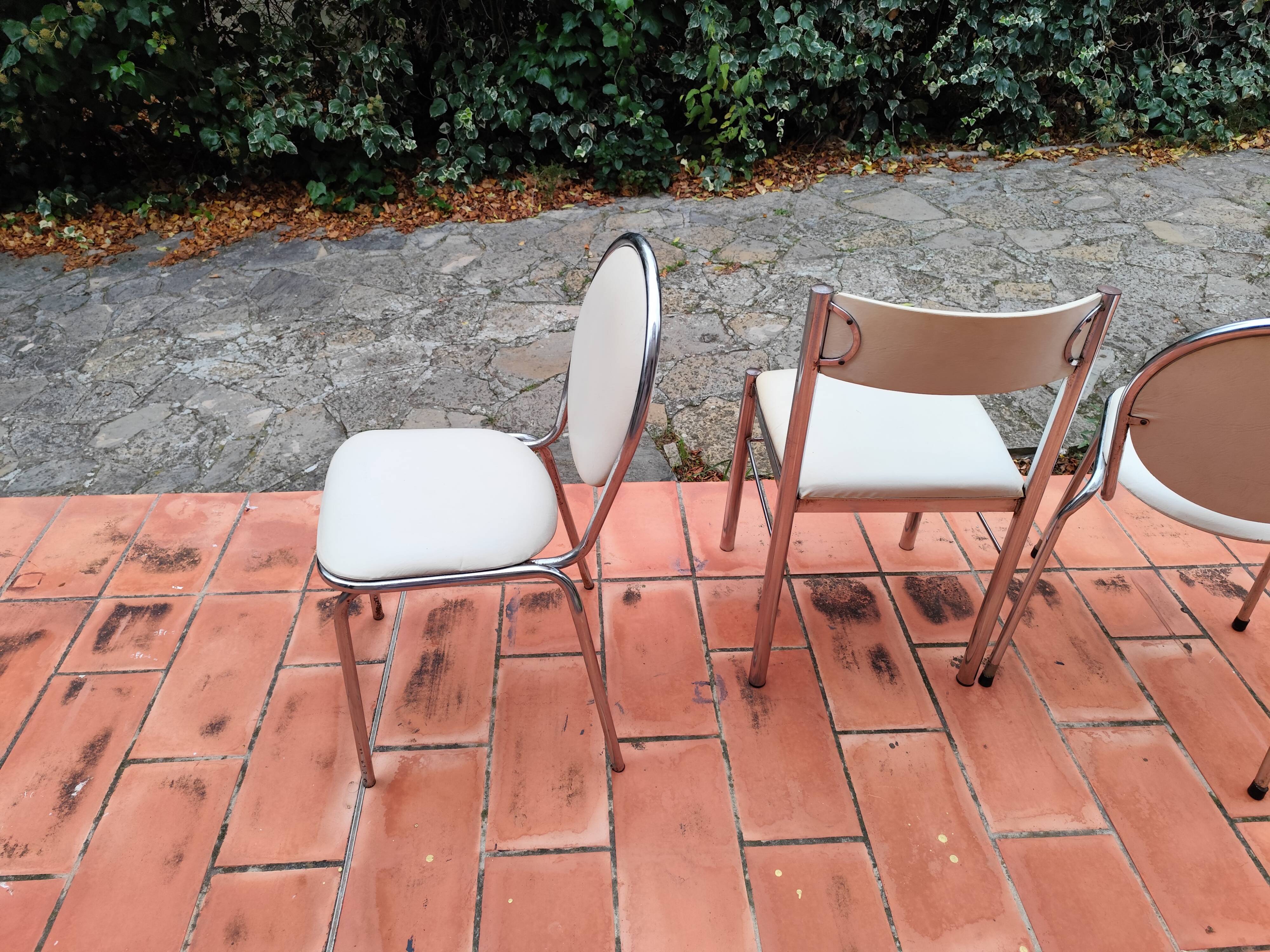 CIVIC Made in France Trio of vintage 1970s Medallion chairs