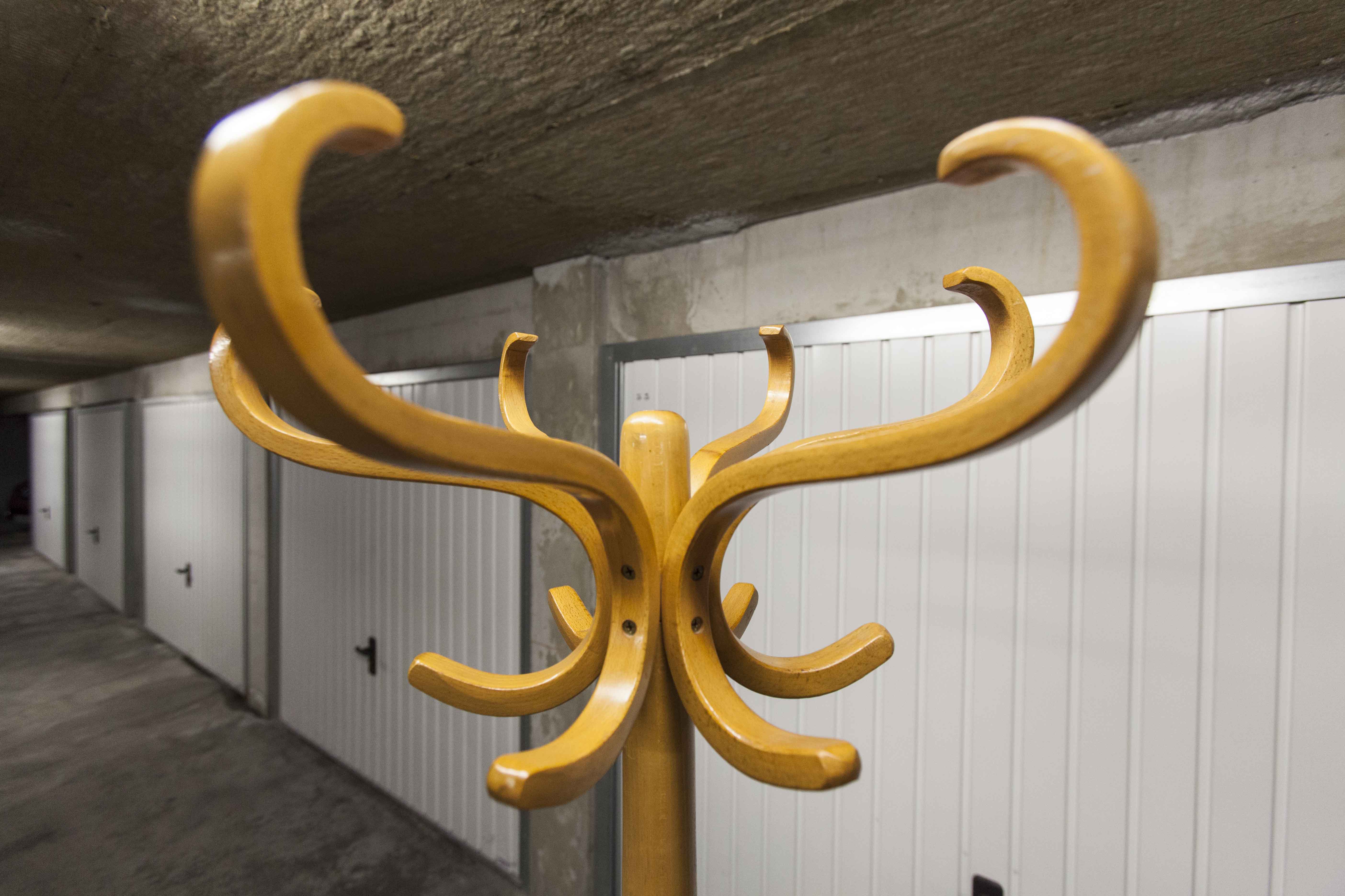 Baumann parrot coatrack 60