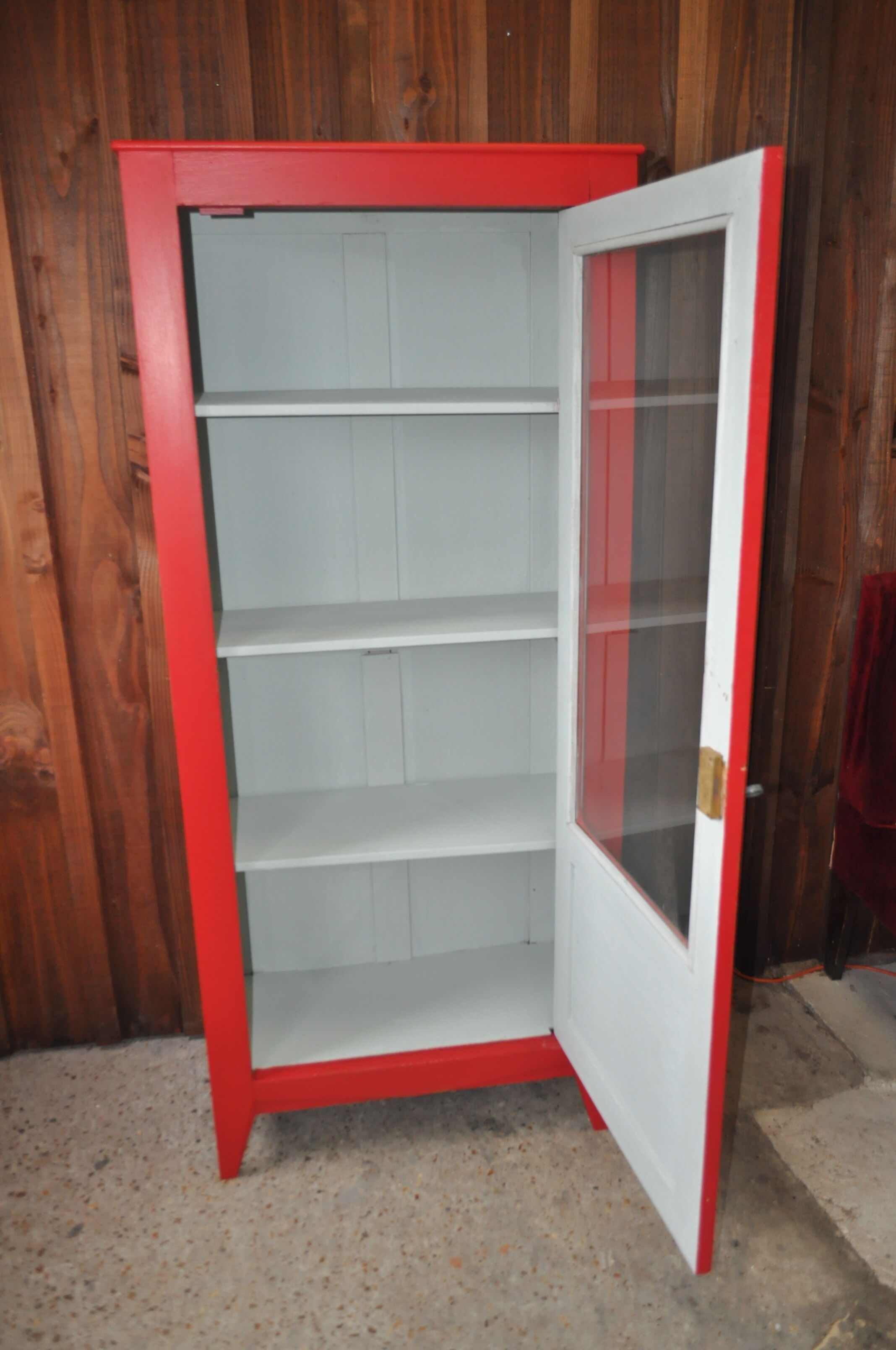 Vintage red showcase