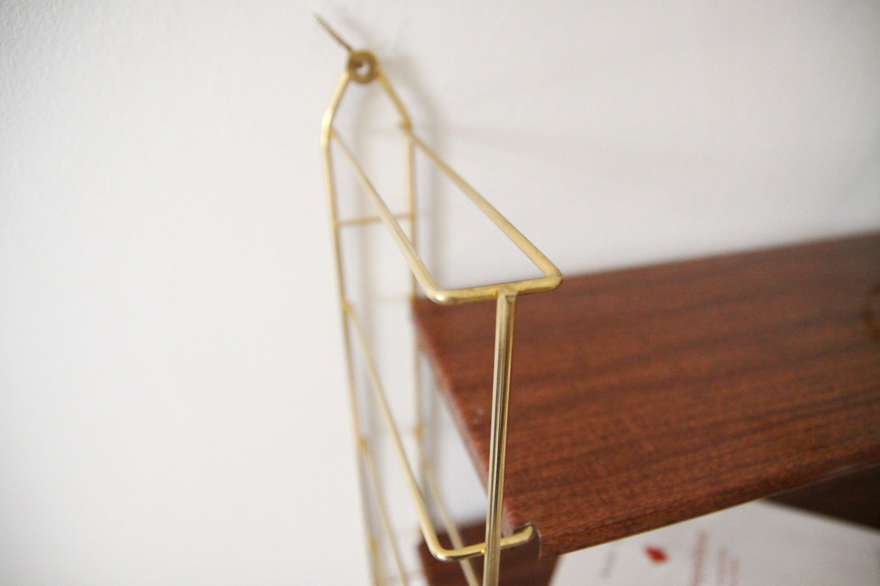 String style shelves