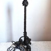 Vintage table lamp in patinated bronze with lion decor, 1950s.