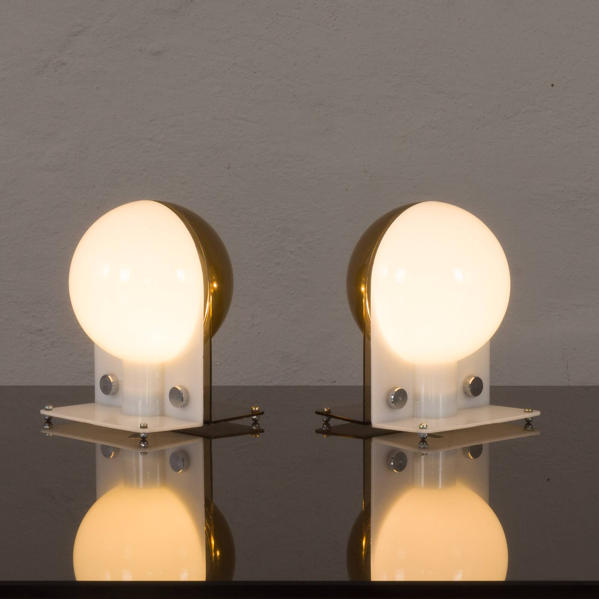 Pair of Sirio table lamps by Sergio Brazzoli & Ermanno Lampa for Guzzini