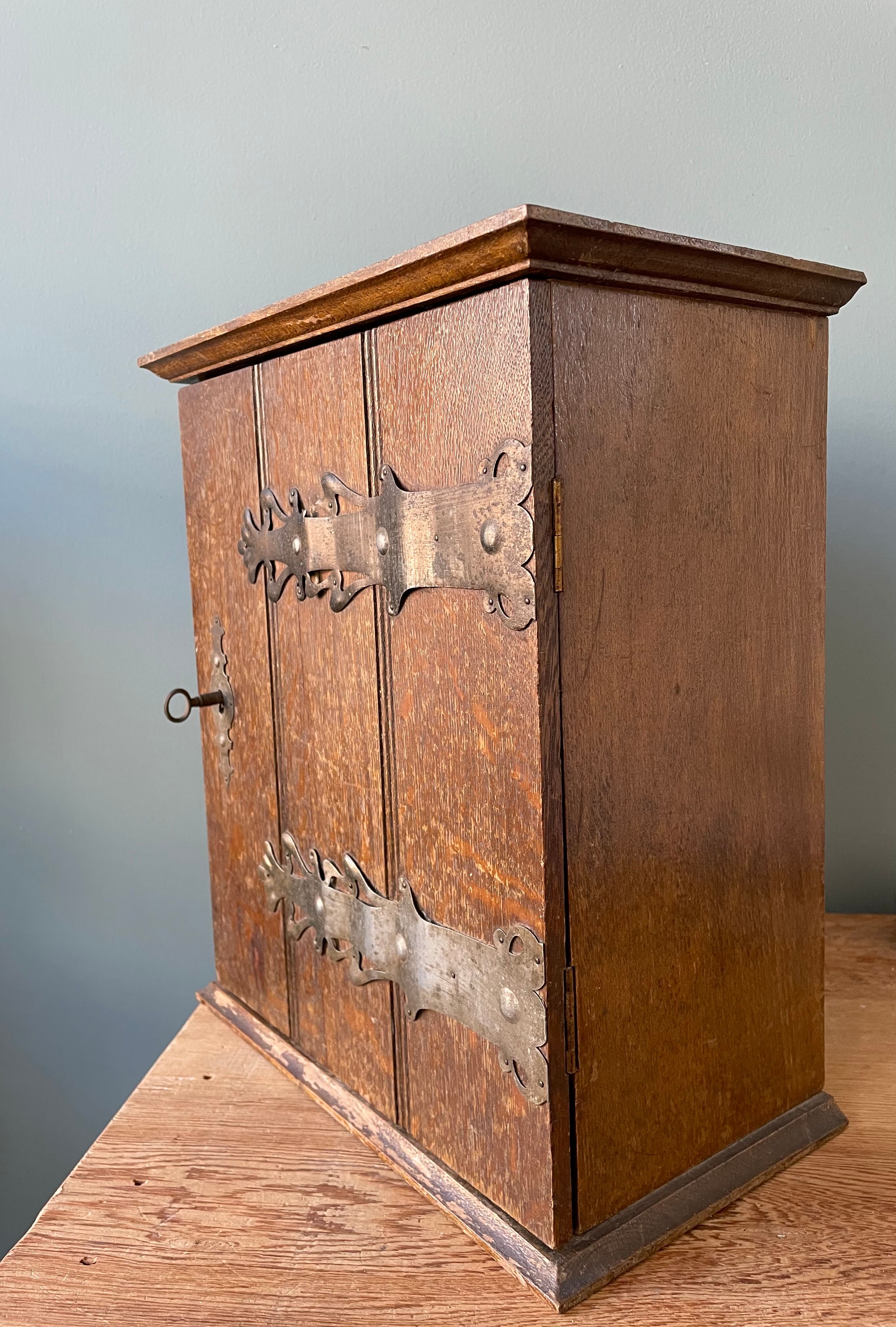 Art Nouveau toilet cabinet