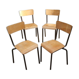Suite de quatre chaises d'école vintage