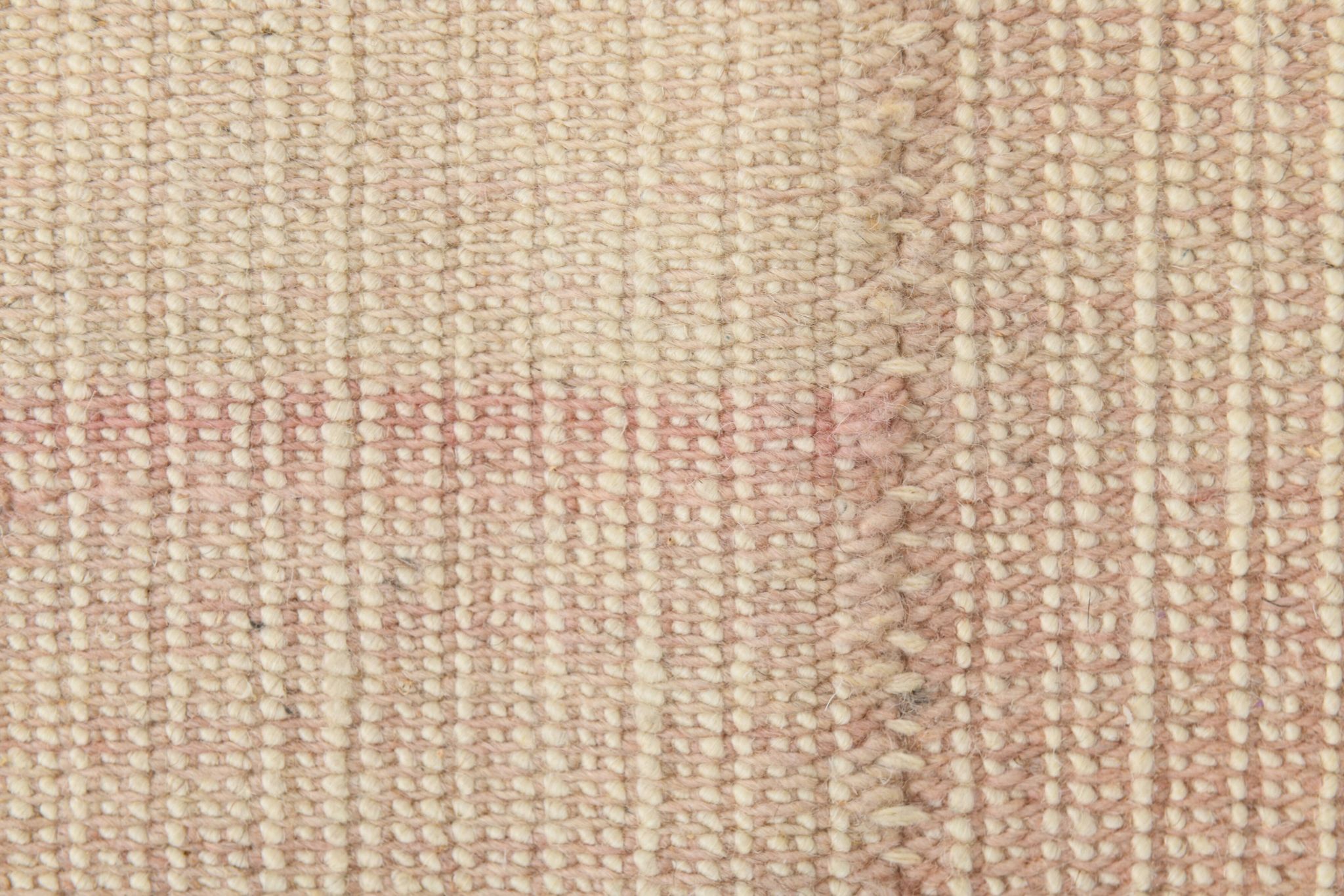Tapis Kilim en jute et laine rose clair fait main