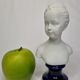 Bust in porcelain biscuit, Louise Brongniart child after Houdon, 20 cm