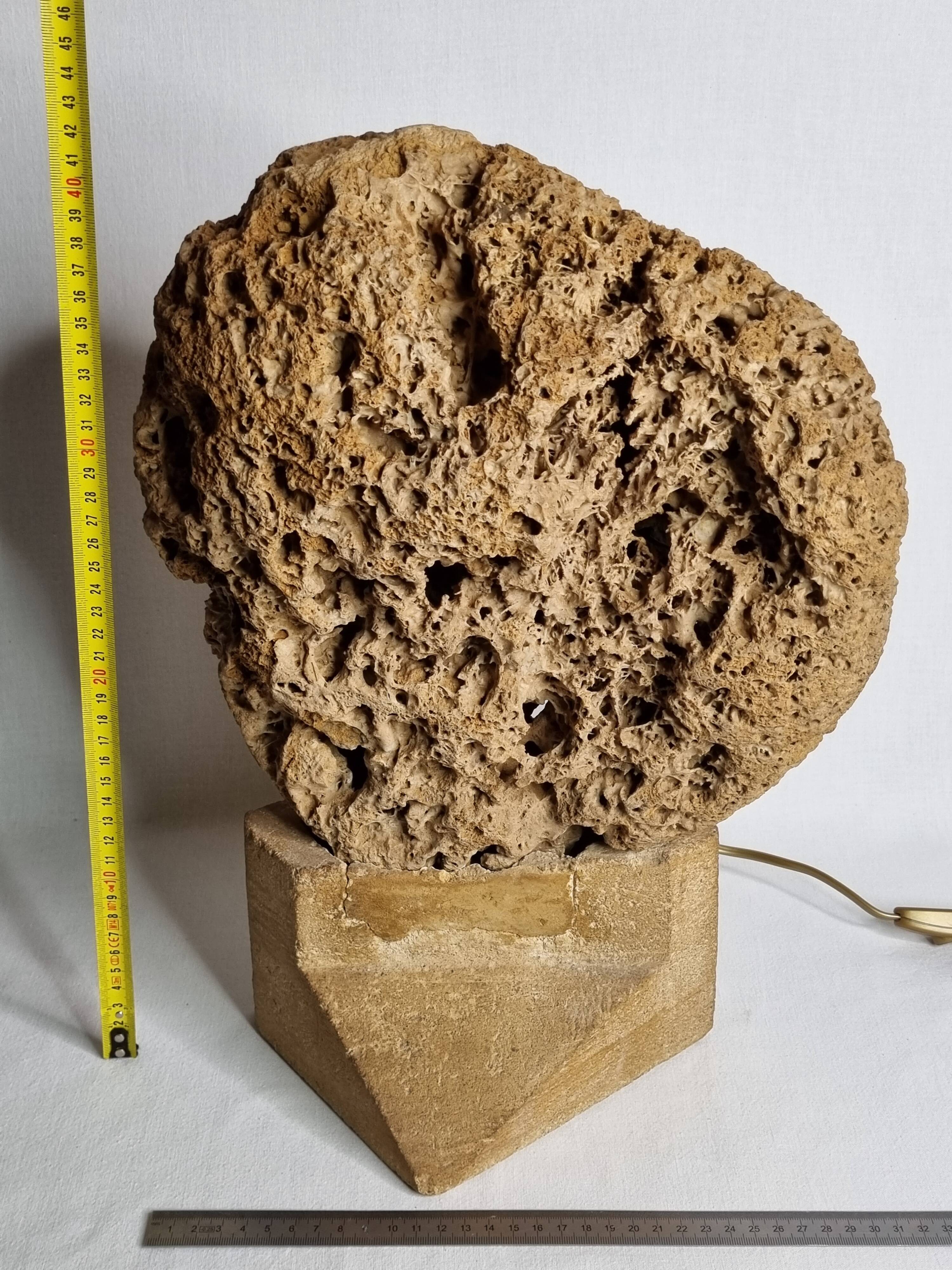 Sculptural lamp in openwork mineral concretion, brutalist style – 42 cm