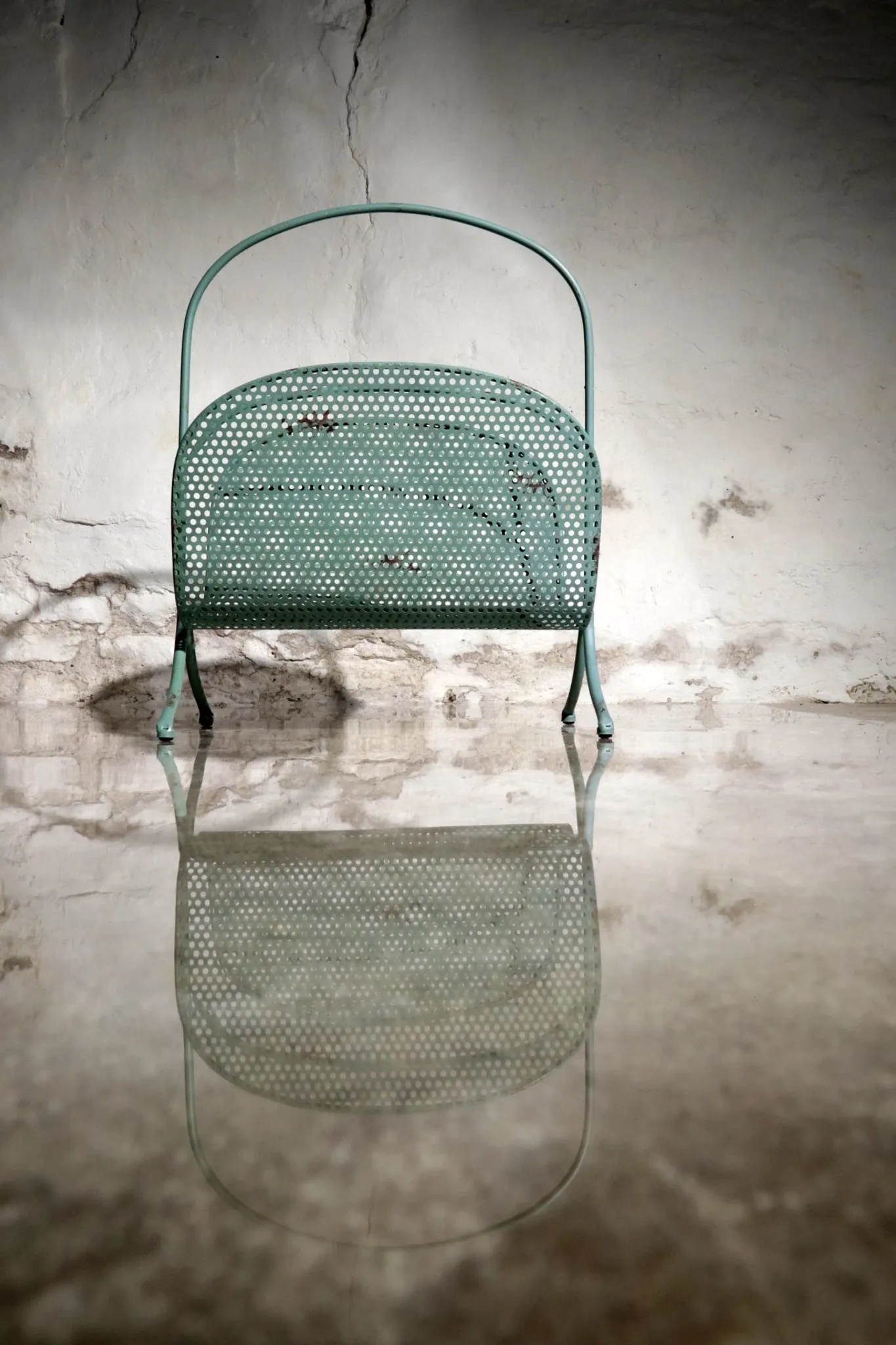Vintage design metal magazine rack in mint green, Mathieu Matégot style