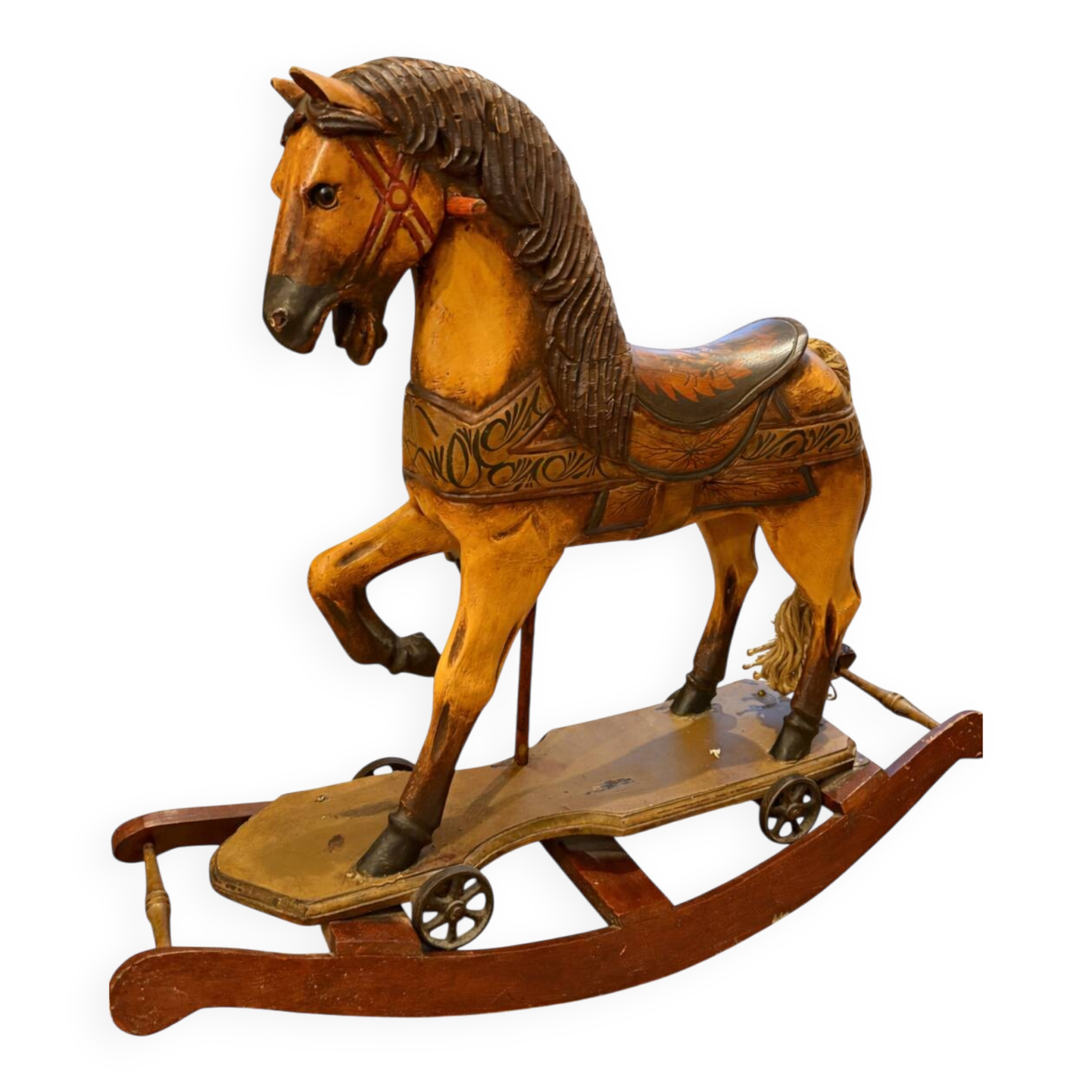 Cheval à bascule en bois ancien avec peinture d'origine, sculpté à la main.