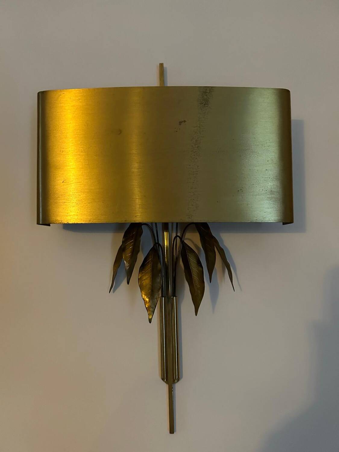 Wall lamp in Charles house style.