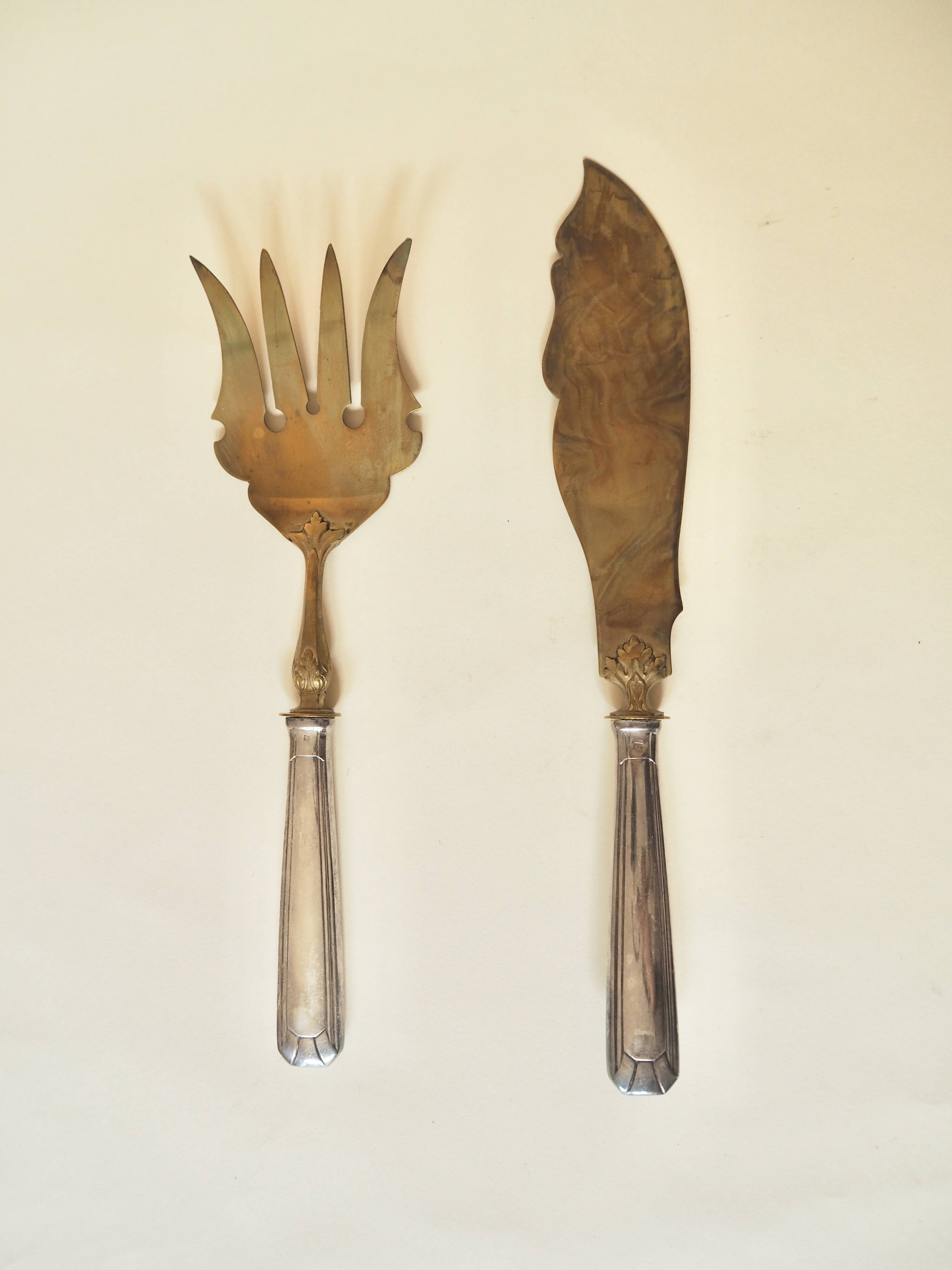 Fish serving cutlery