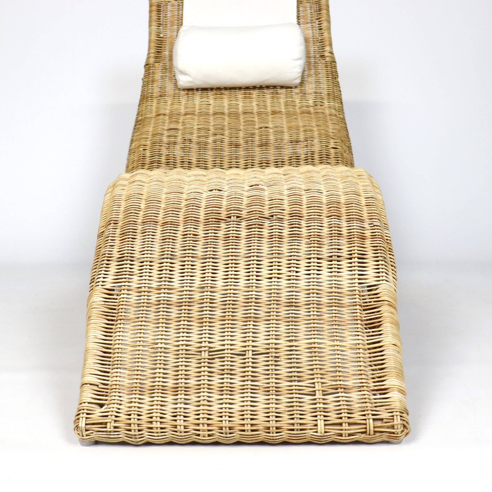 Rattan lounge chair