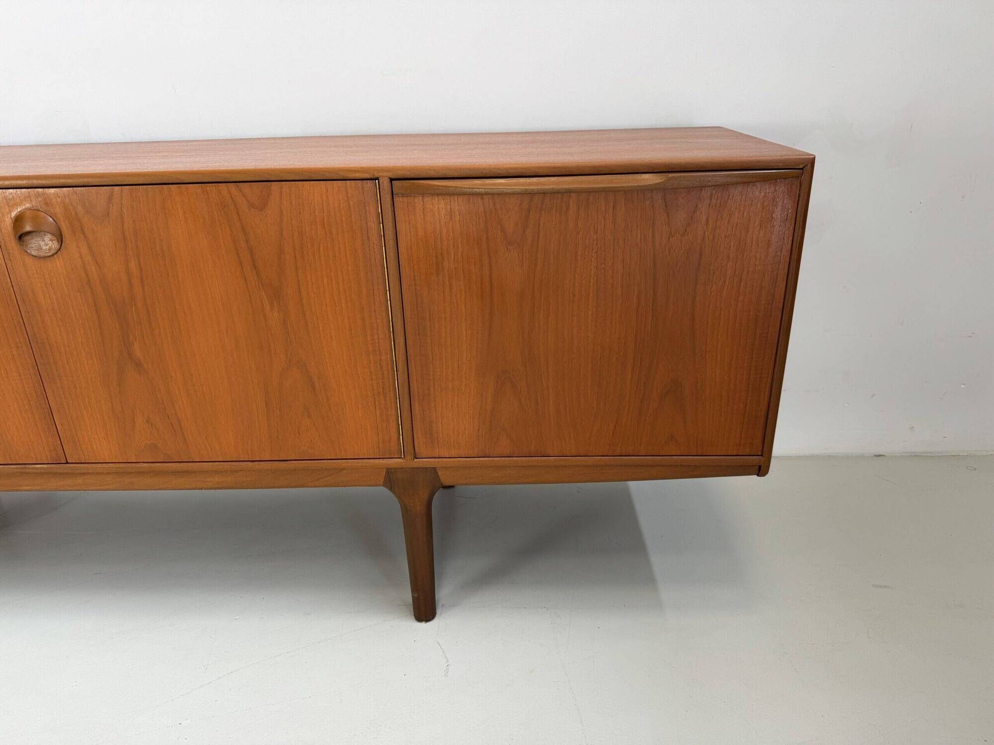 Vintage sideboard McIntosh "Torpedo"