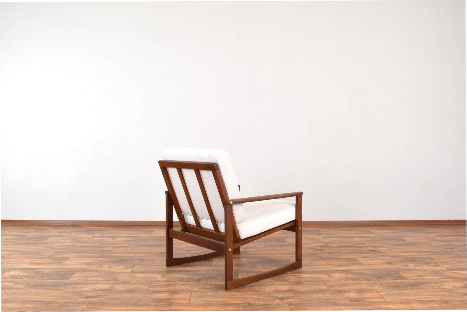 Fauteuil en teck danois des années 1960.