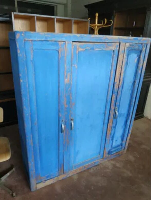 Armoire parisienne