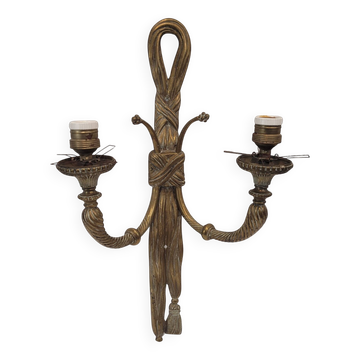 Wall lamp “Lazo con borlas” in gold, Luis XVI style, Circa 1900 – France