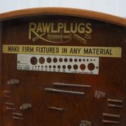 Meuble de présentation Rawl années 1950 avec tiroirs et vitrine