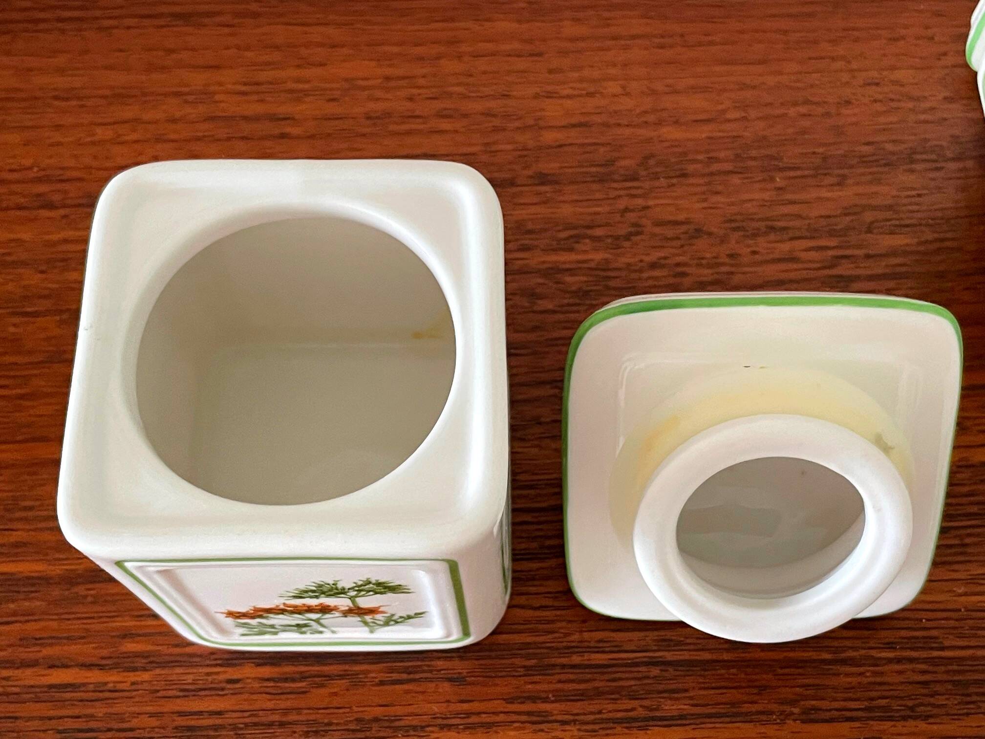 Spice pots and their tray Villeroy and Boch in earthenware