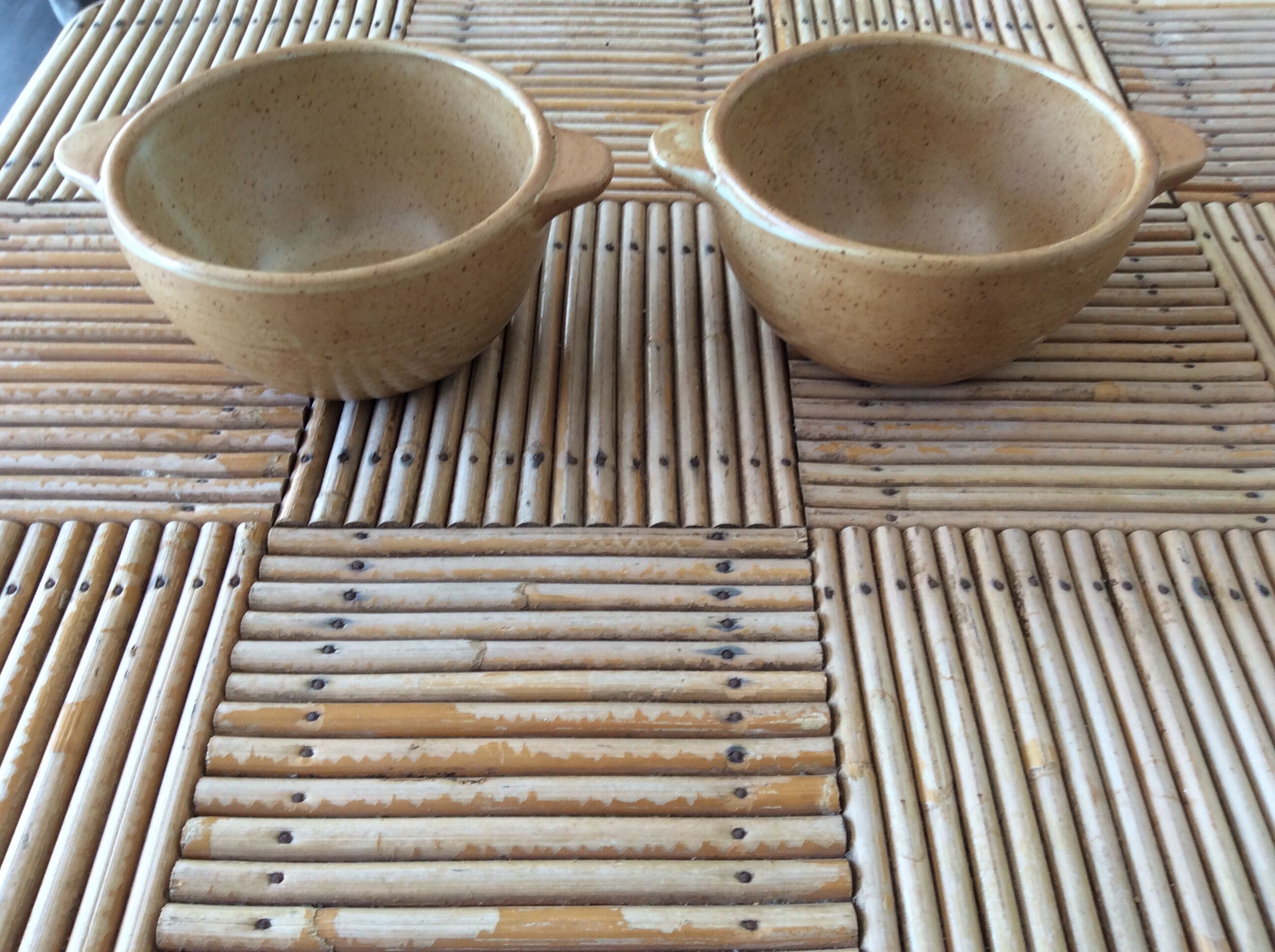 2 stoneware bowls