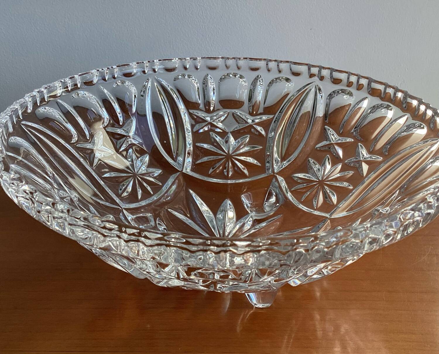 Thick glass tripod cup - vintage