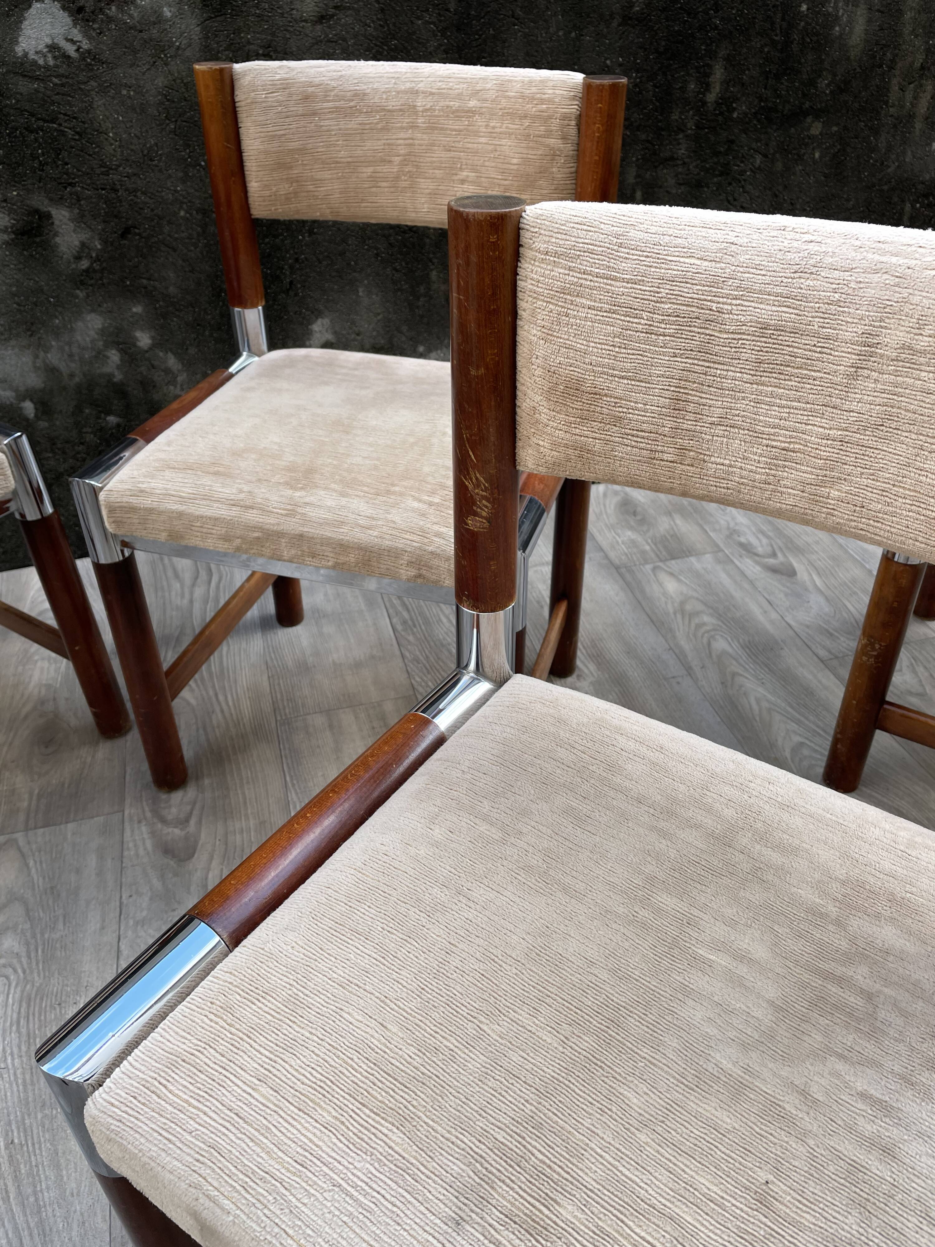 6 vintage chairs in wood, metal and fabric