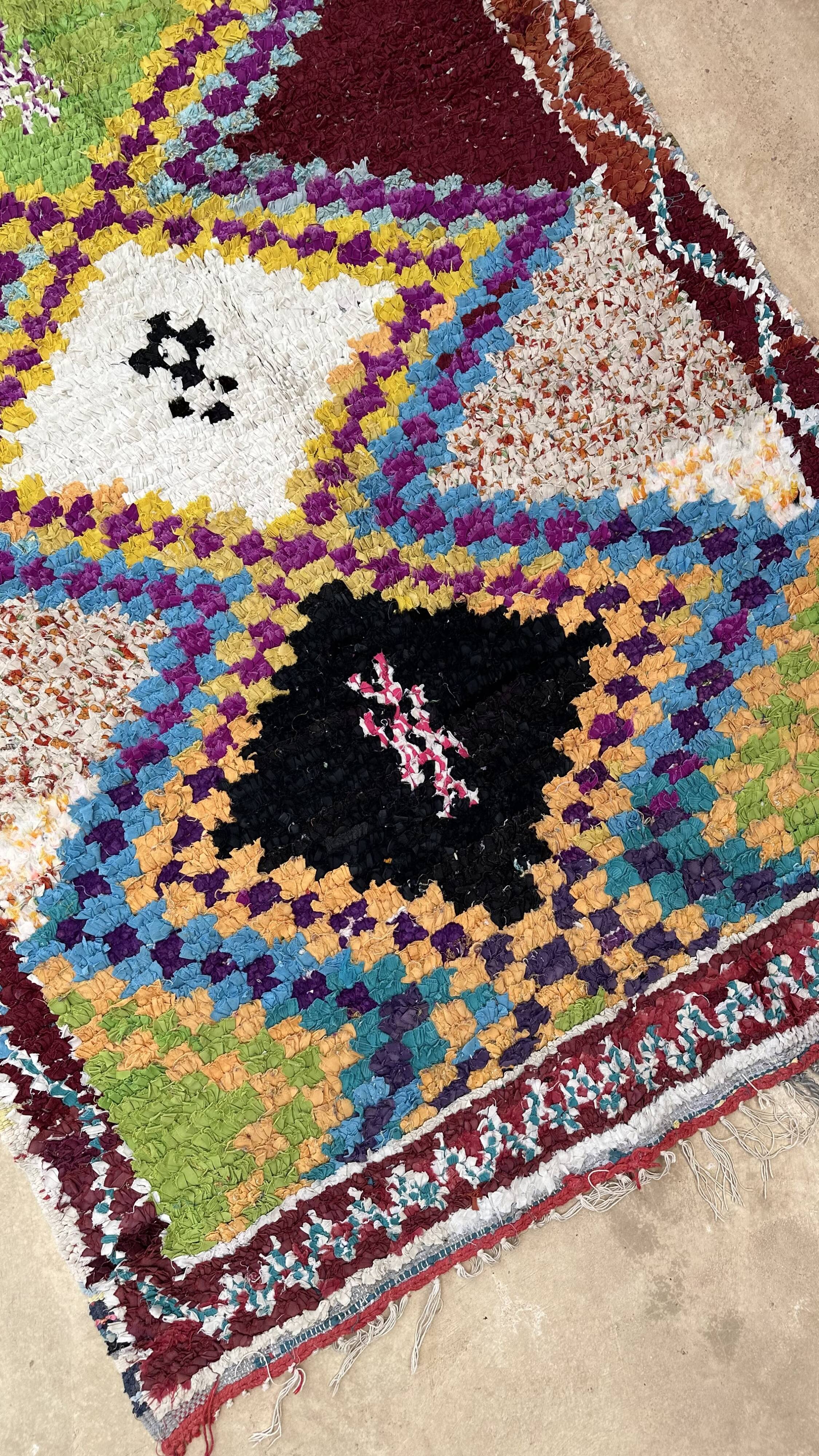 Moroccan carpet - 64 x 120 cm