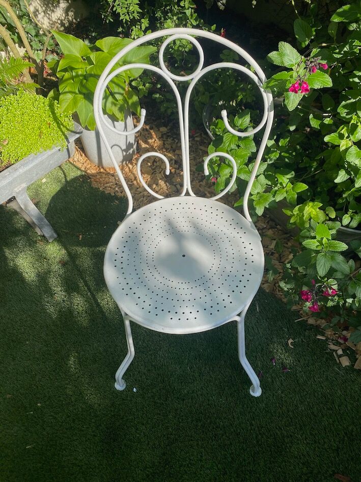 Chaises en fer forgé 1950