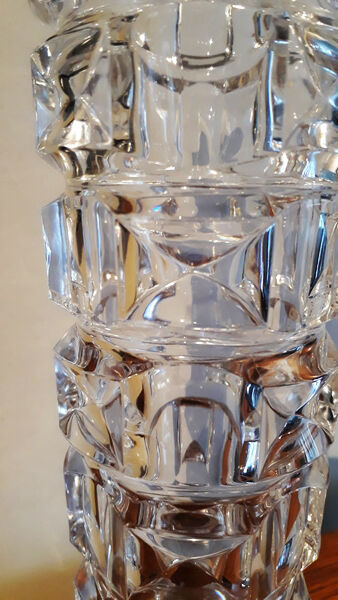 Concave-faceted vase