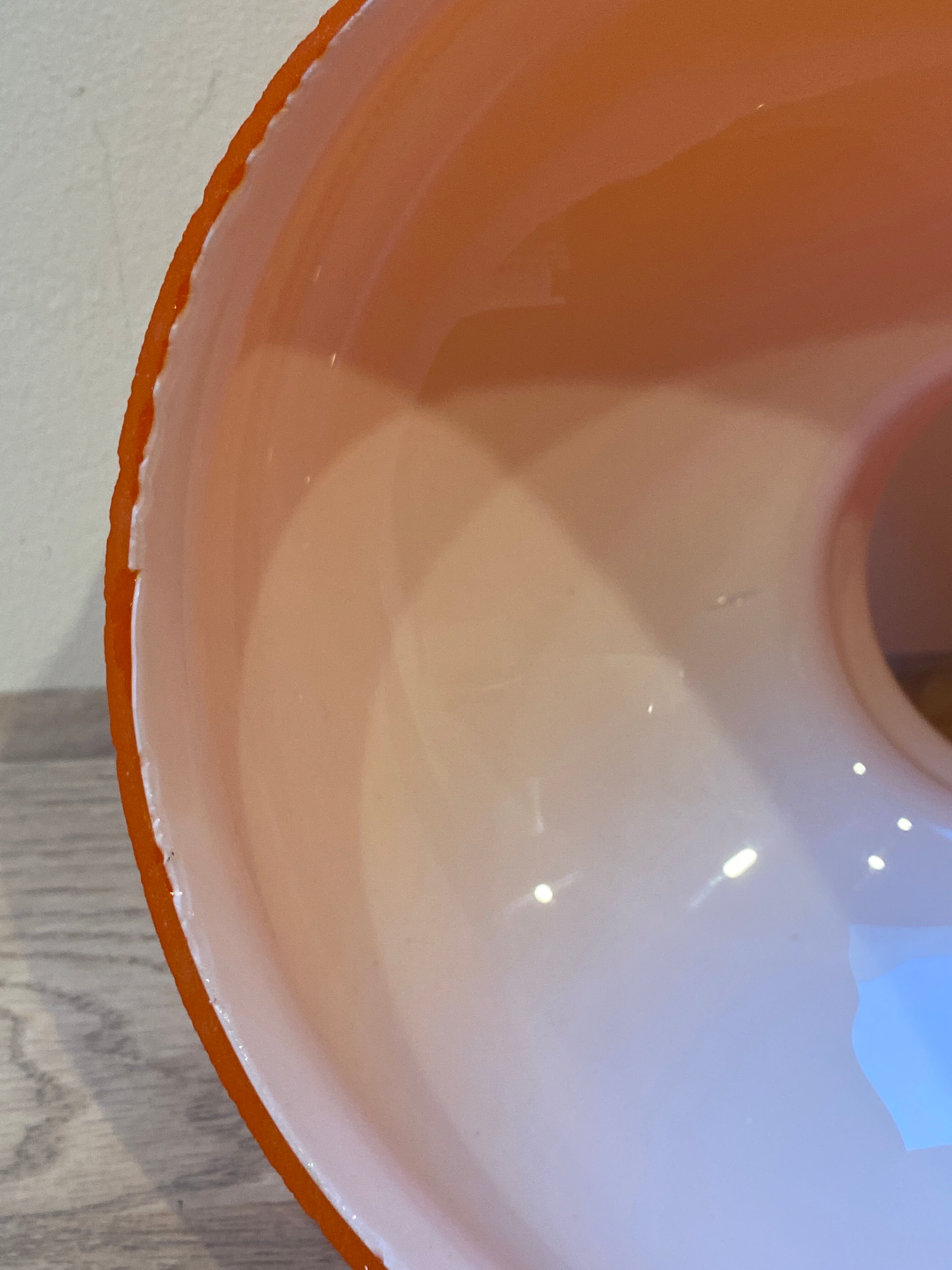 Duo d'abat jour en verre opalin orange vintage
