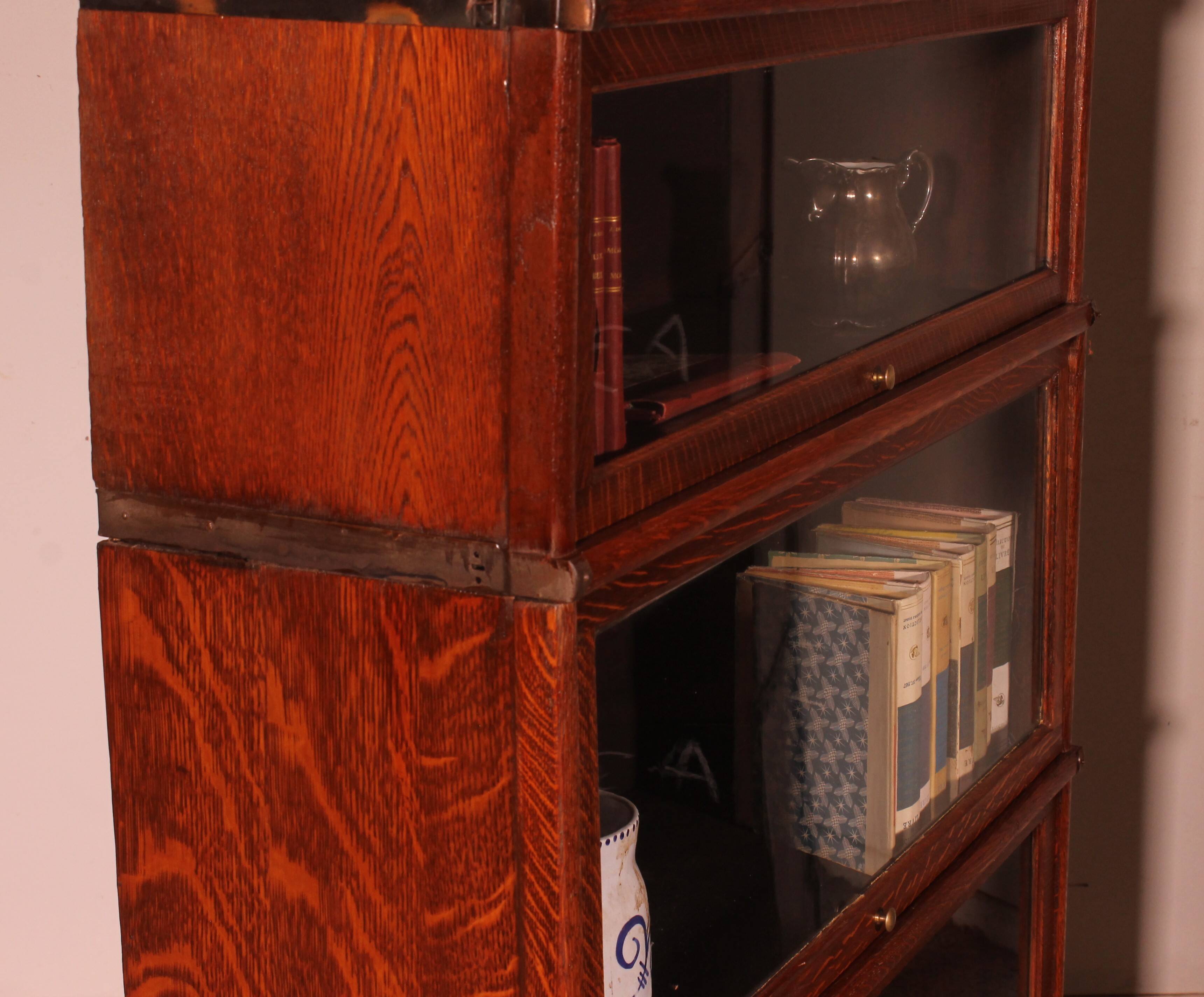 Globe Wernicke oak bookcase pair circa 1900