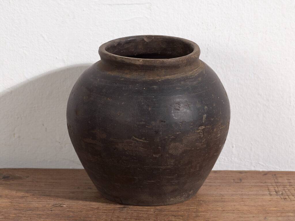 Small antique vase in dark tones (c.1900) #16