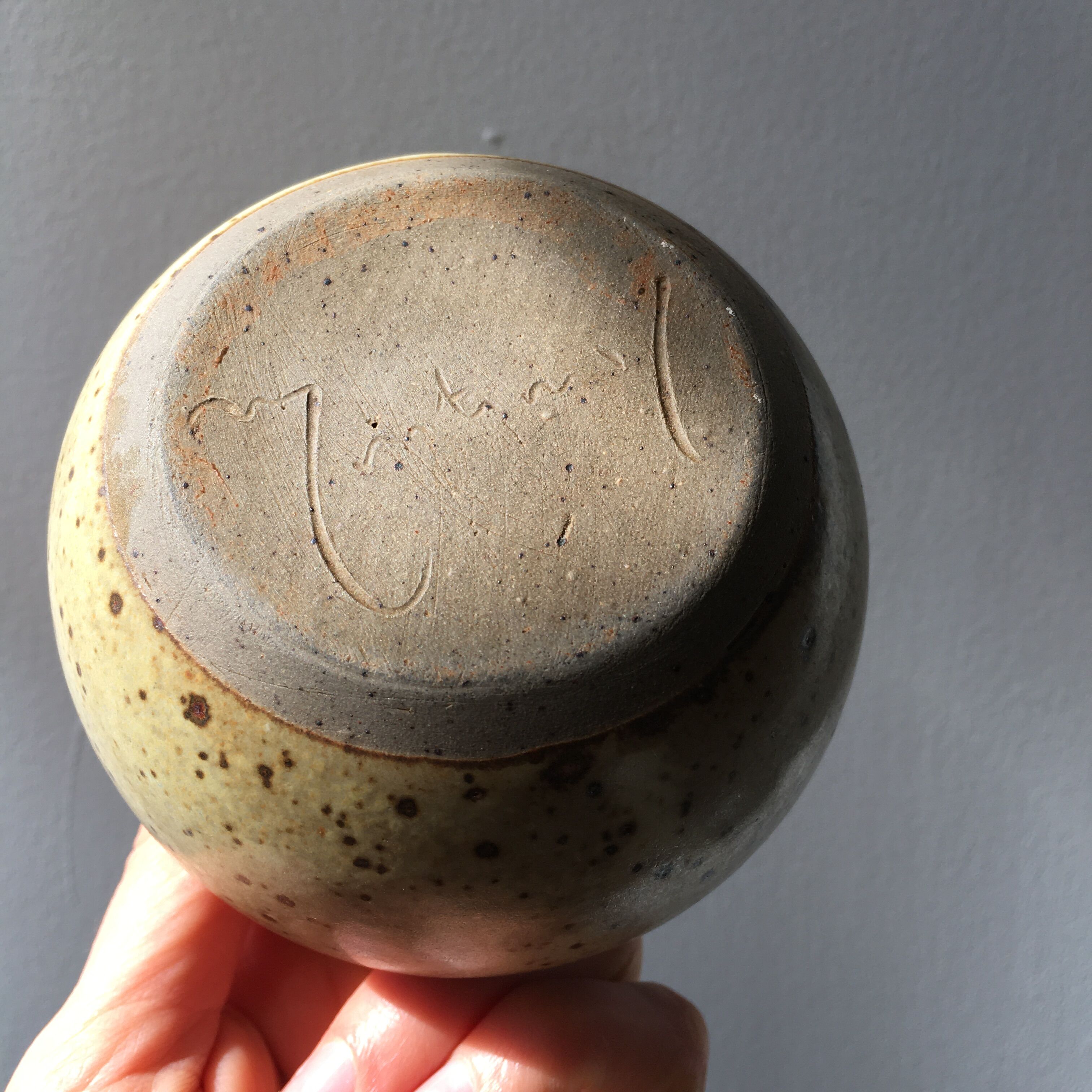 Series of pyrity stoneware tableware