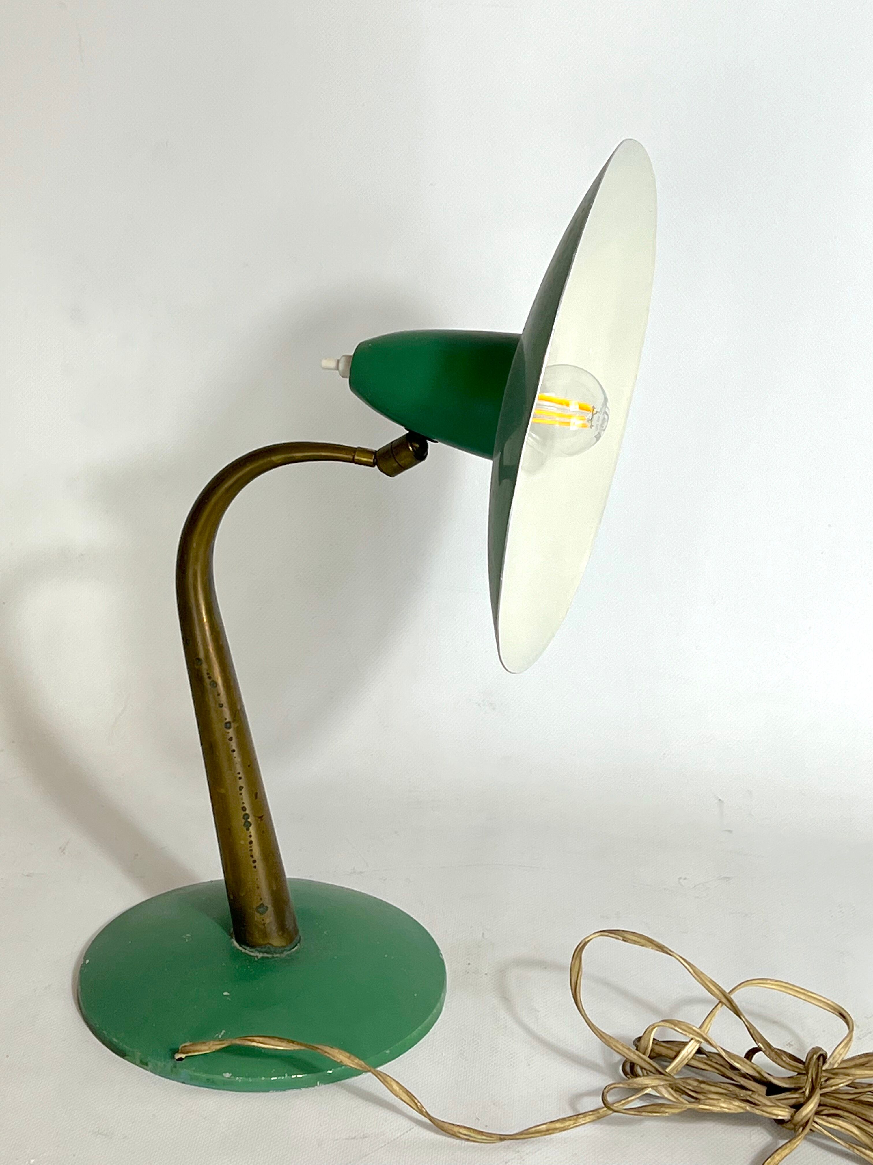 Mid-cenrury Italian Modern brass and green lacquer table lamp from 50s