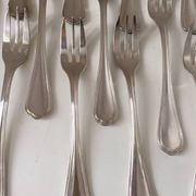 Ensemble de 14 fourchettes à gâteau christofle modèle spartour
