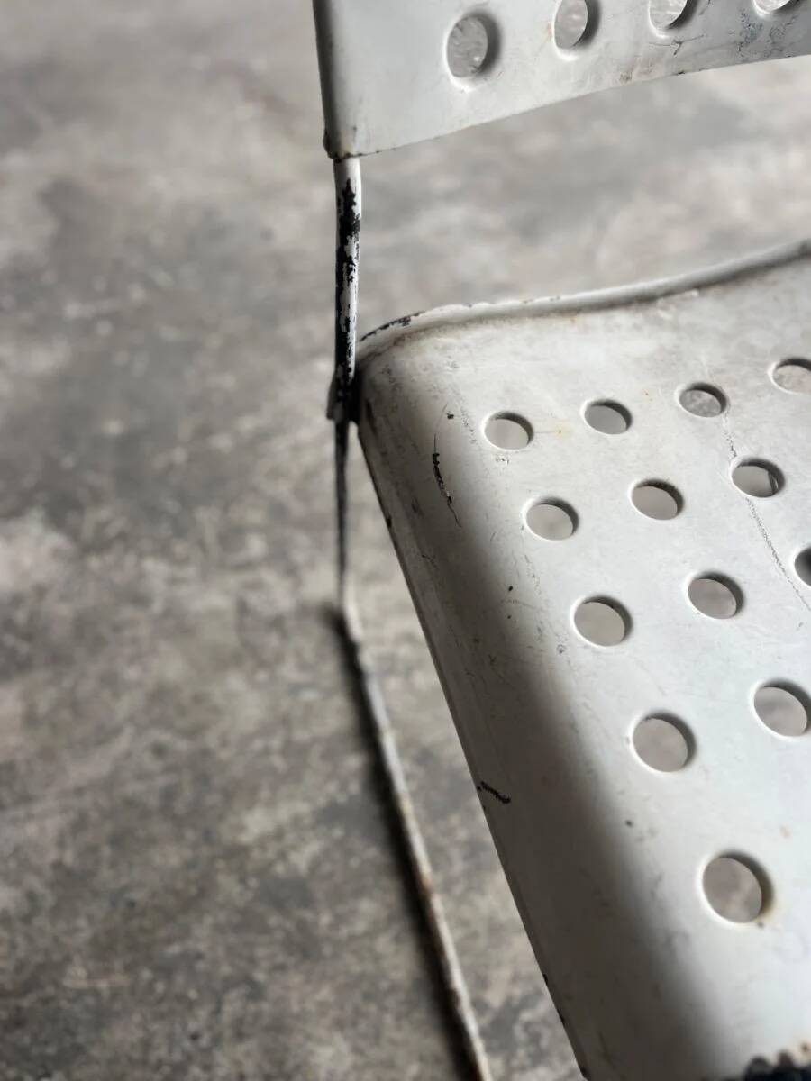 White Lacquered Steel Omstak Chair by Rodney Kinsman for Bieffeplast (1971) Industrial Sled Base