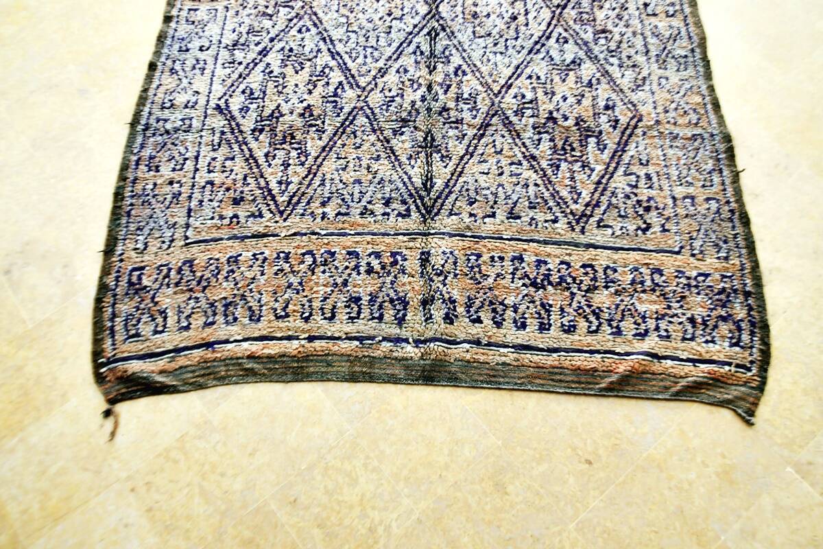 Moroccan Berber carpet Beni Mguild vintage 330 x 218 cm
