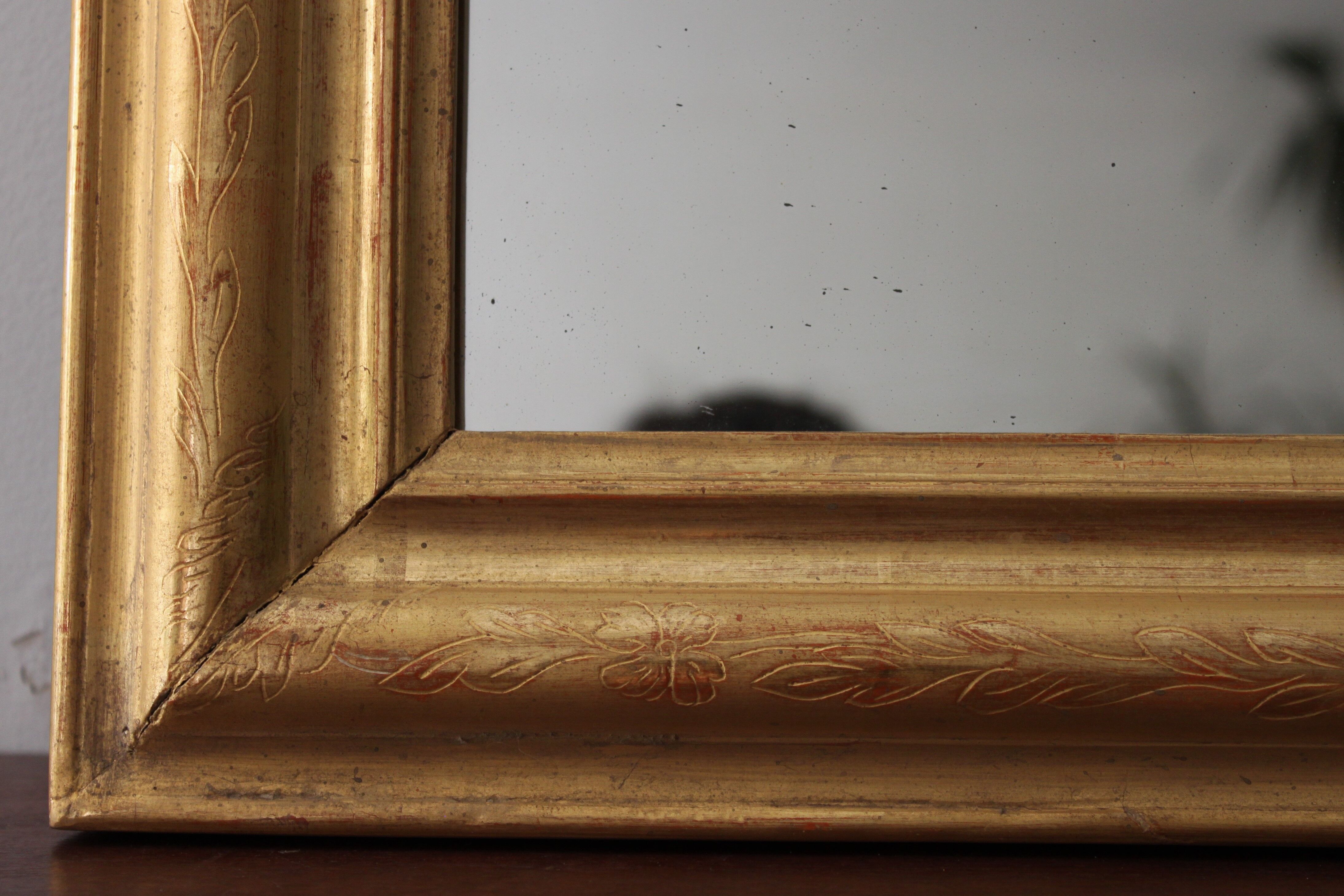 Louis Philippe mirror gilded with gold leaf - 67x54cm