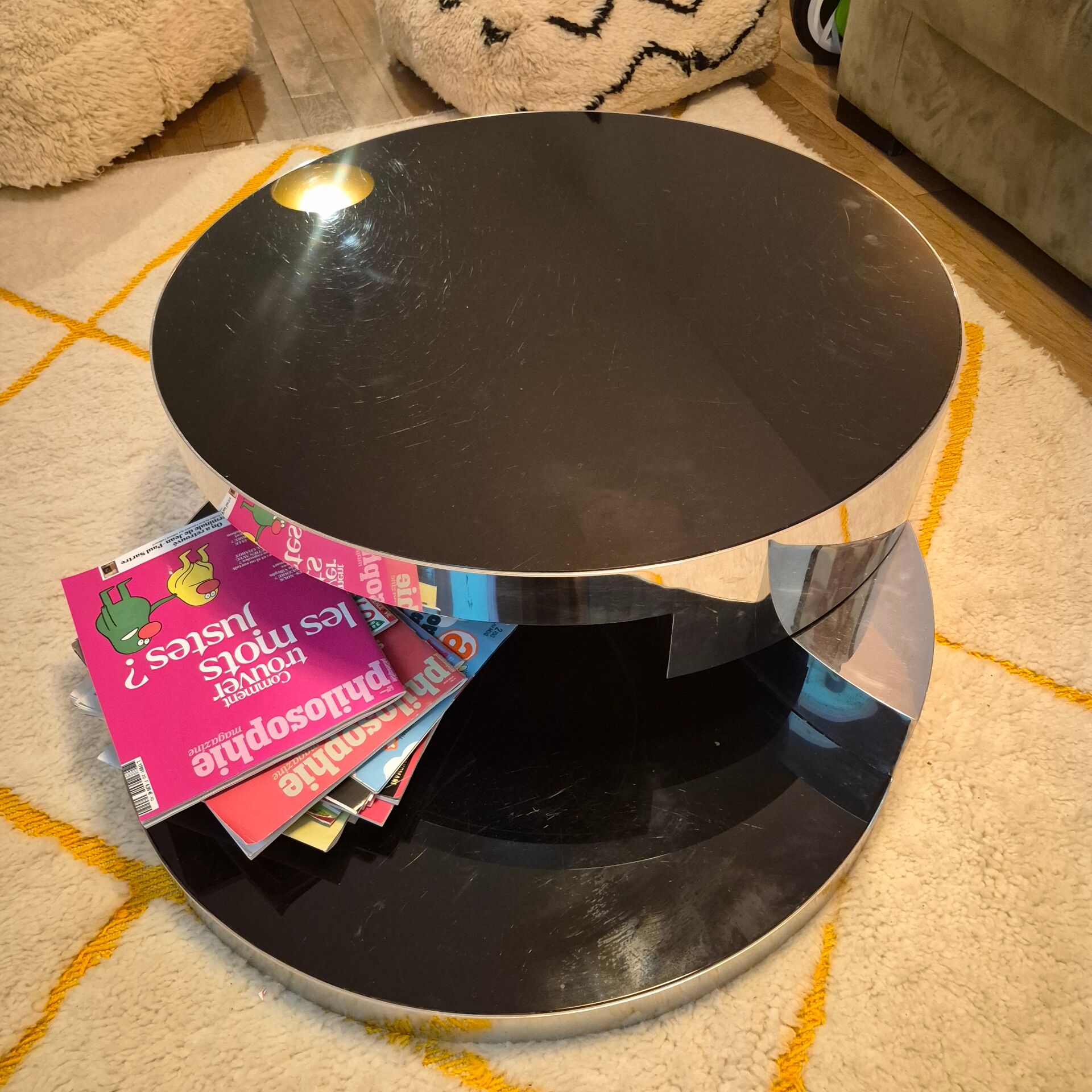 Table basse années 70 pivotante verre noire fumée et chrome