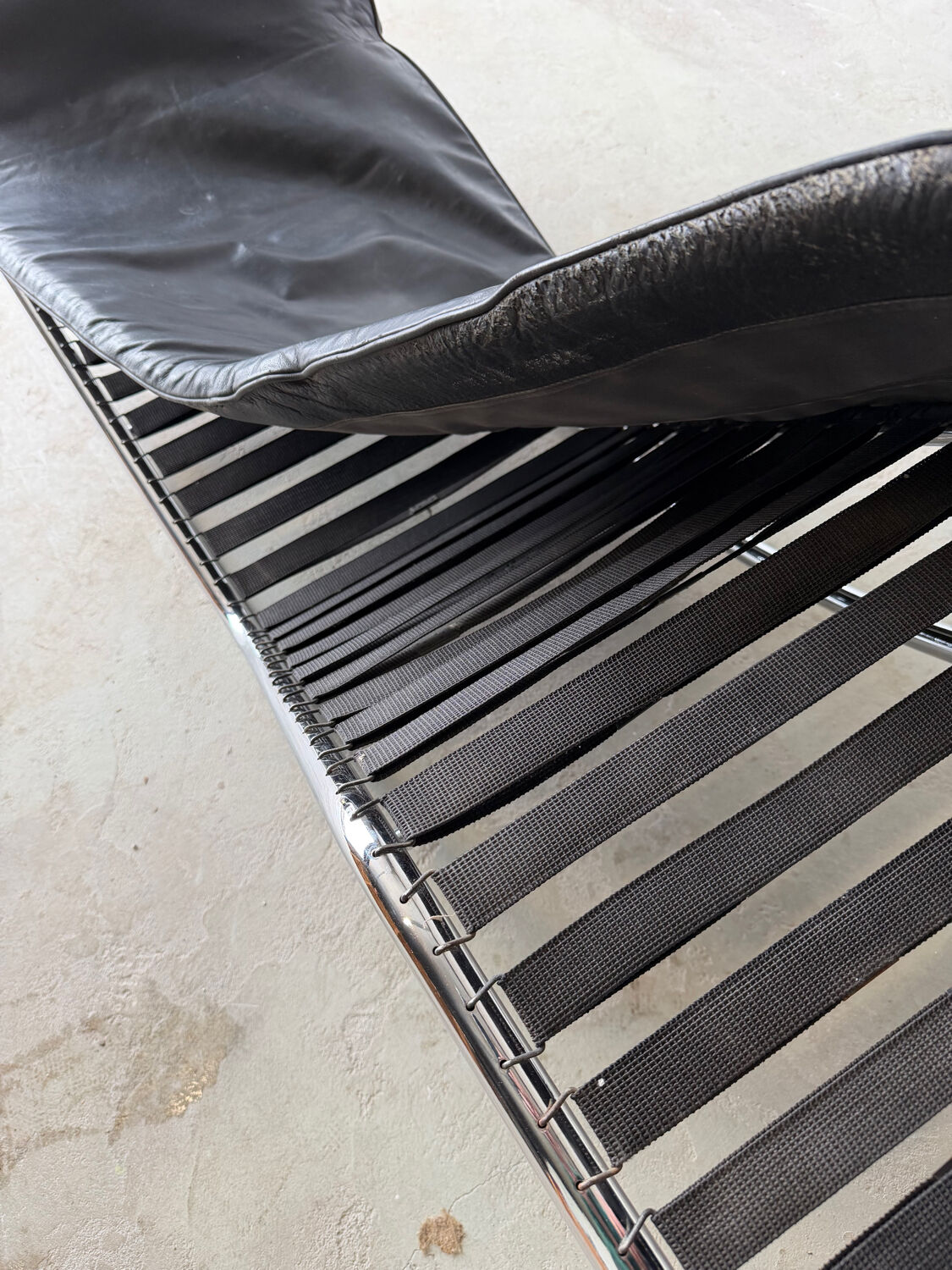 Chaise longue modèle LC4 par Le corbusier, Charlotte Perriand