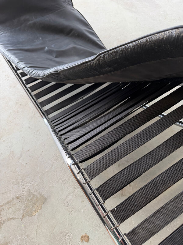 Chaise longue modèle LC4 par Le corbusier, Charlotte Perriand