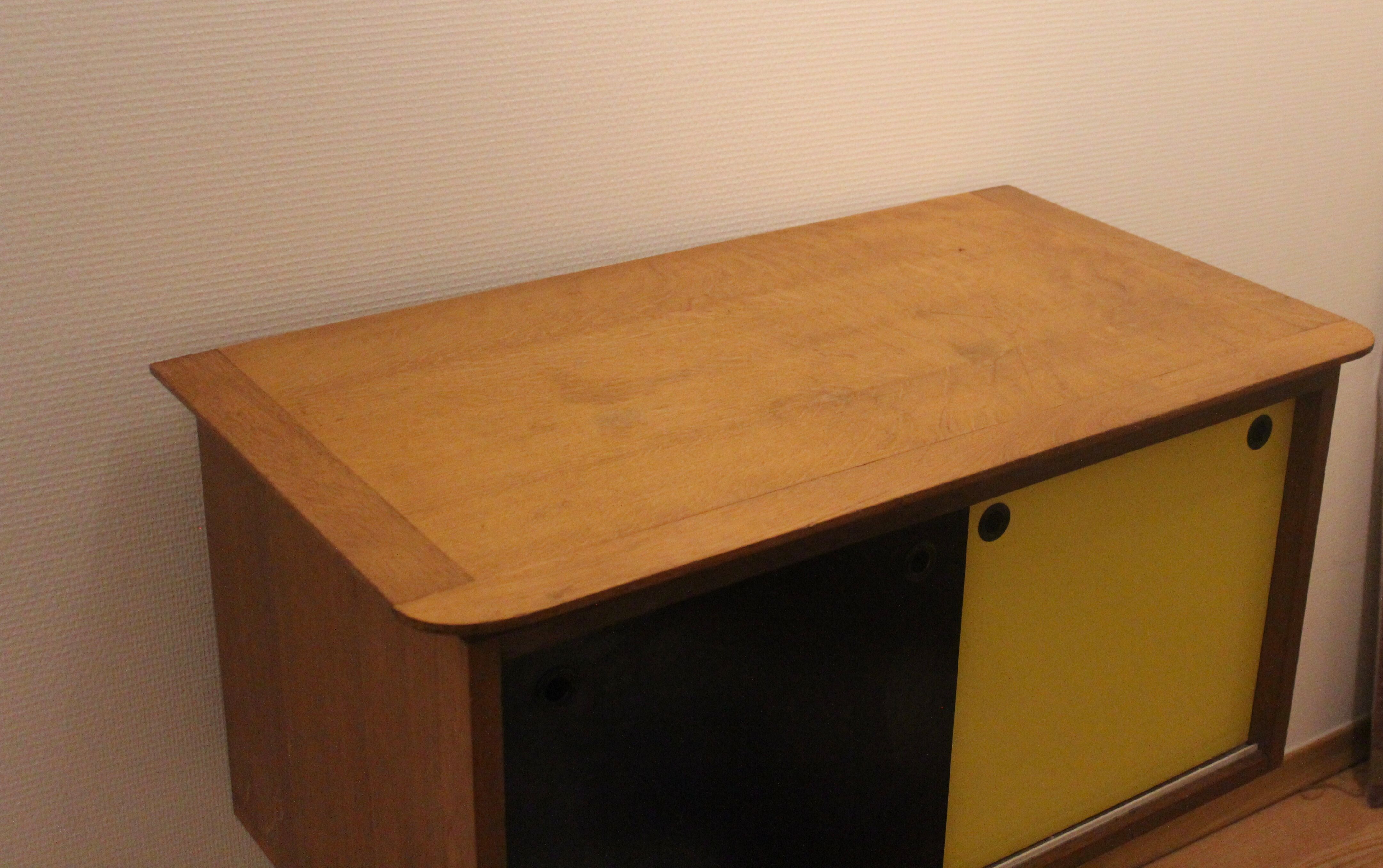 Meuble de rangement des années 50