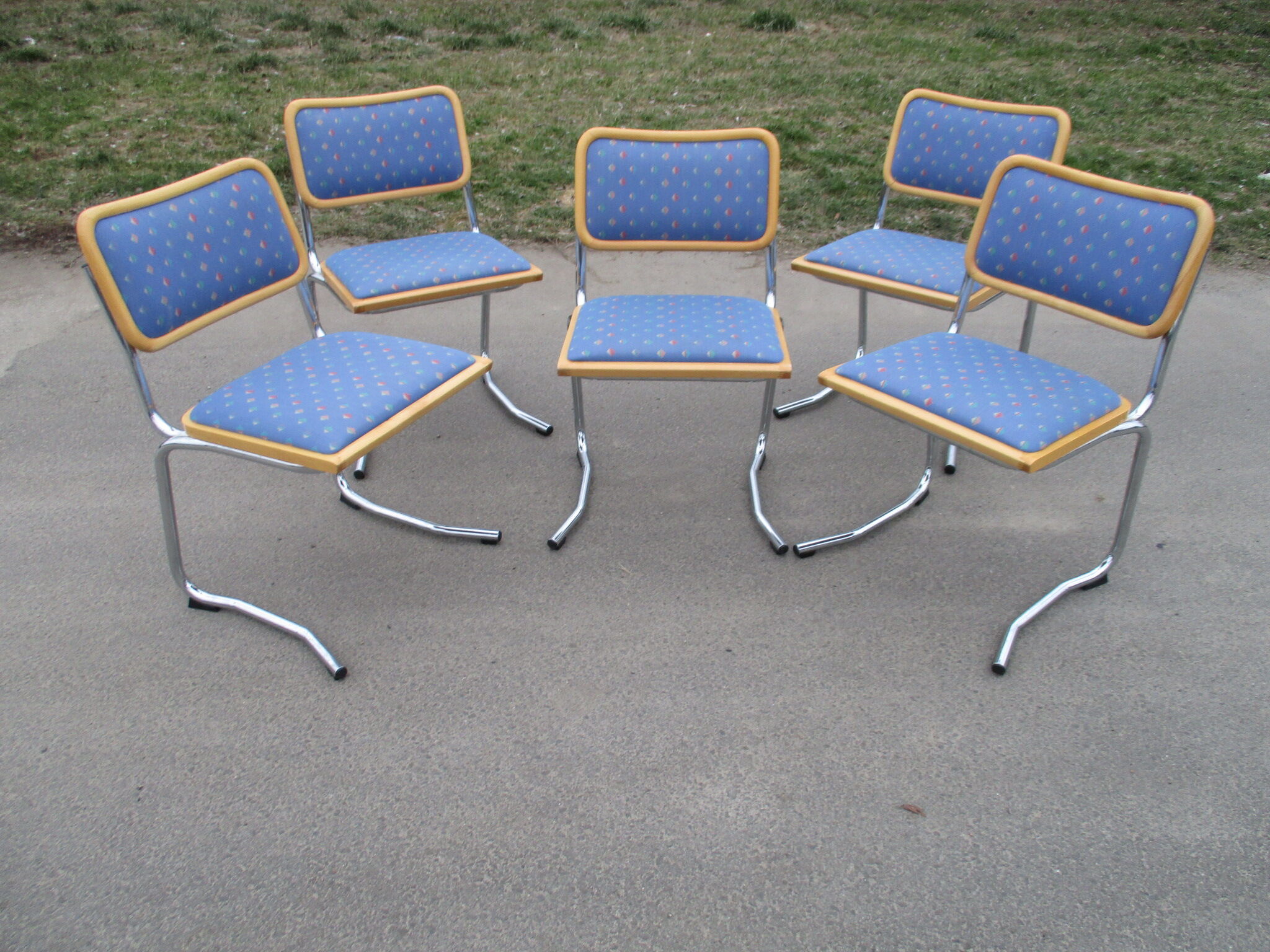 Ensemble de cinq chaises, Italie, années 1970