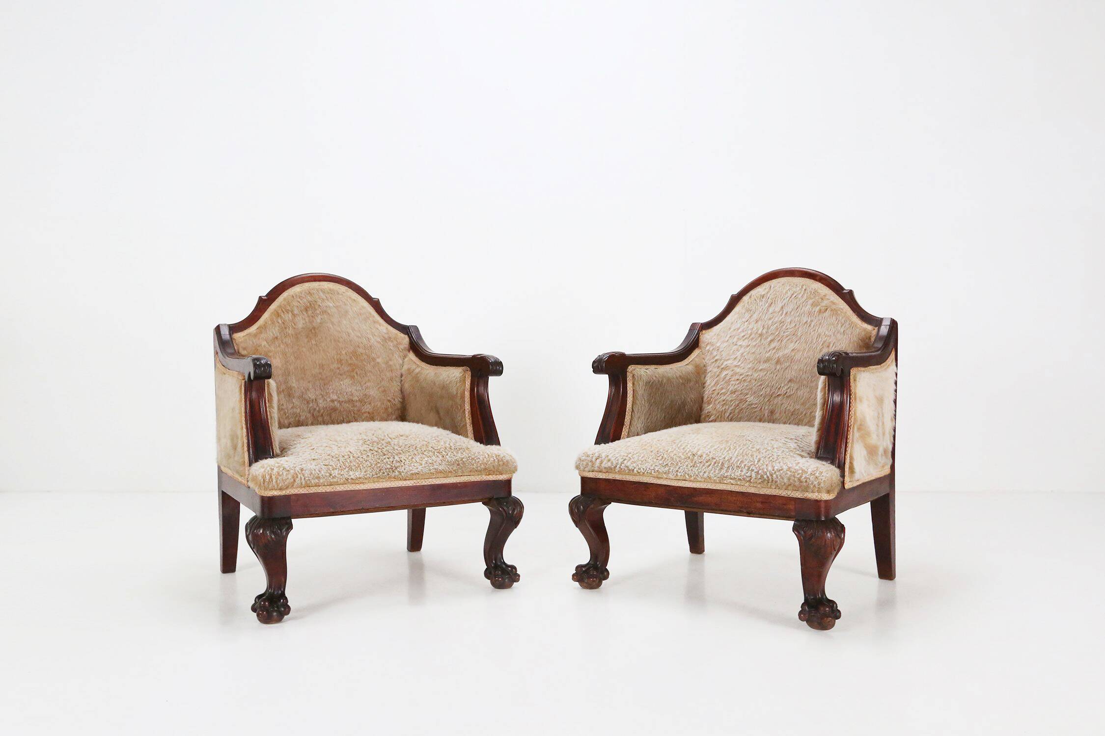 Set early Empire solid mahogany wood and sheepskin armchairs, 1820s