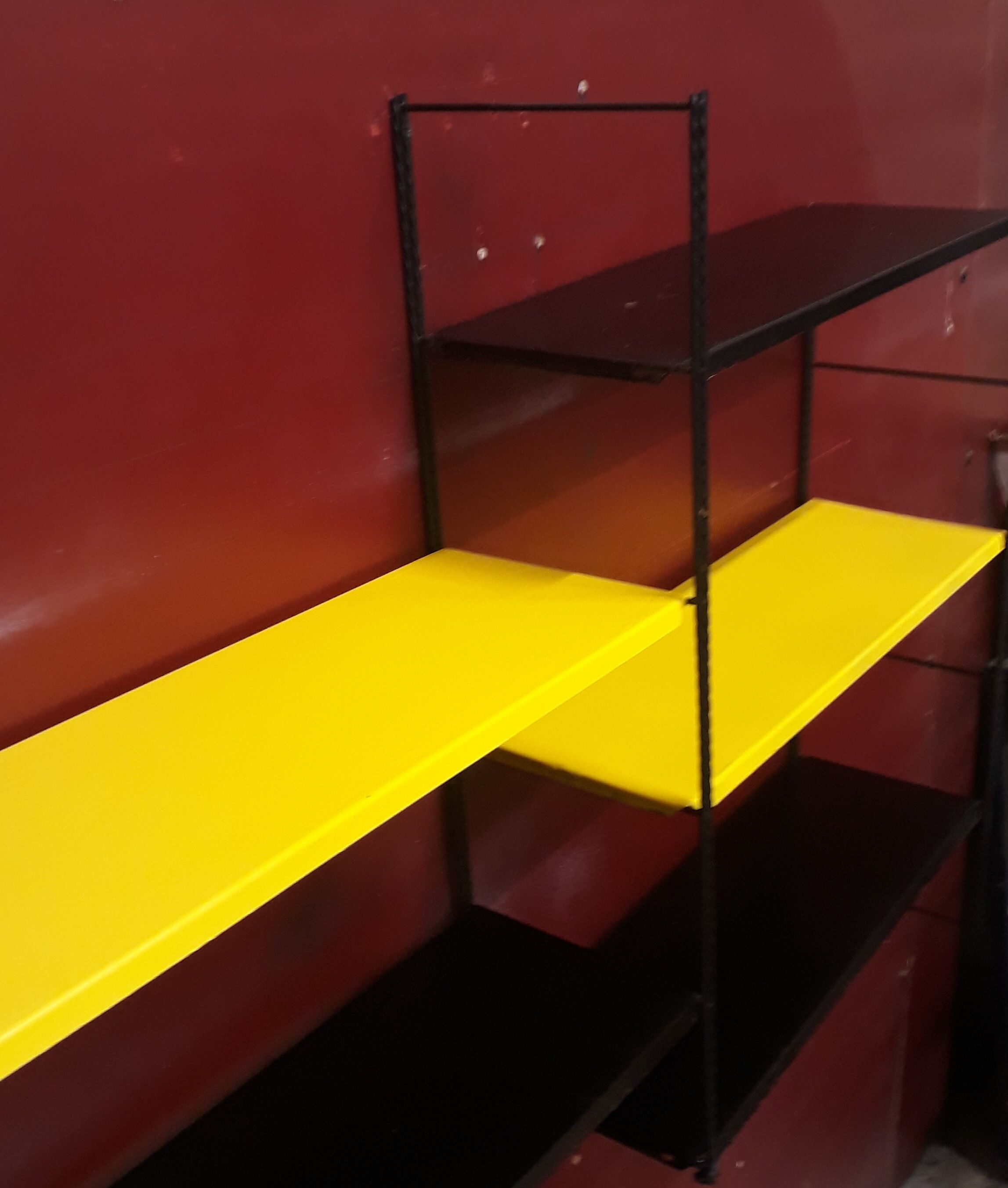 Floor vintage string style tomado 3 studs moist mat dorsaded with 5 tablets. , yellow and black97